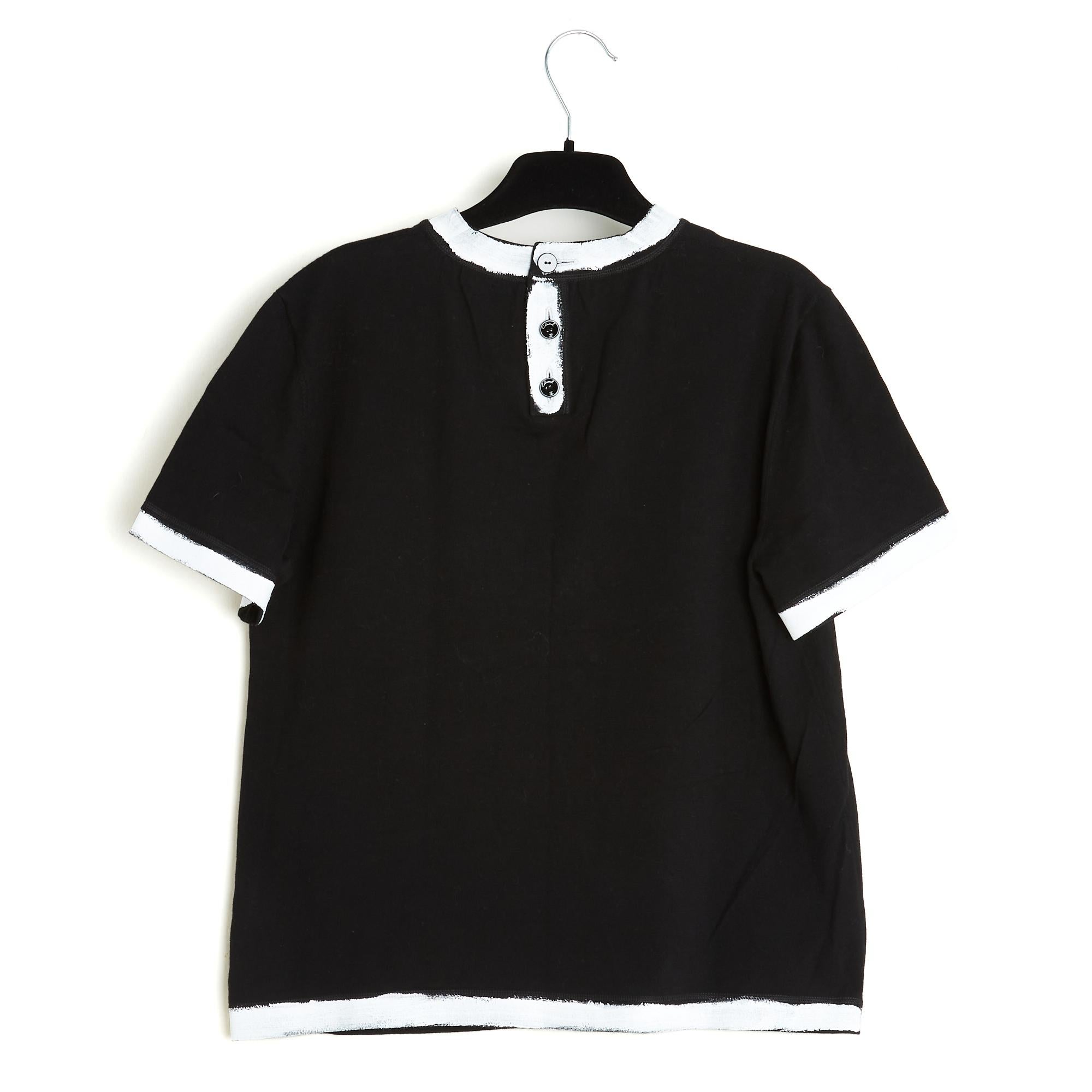 Chanel 2022 T Shirt Croisiere FR38 Black Cotton Painted Resort Top UK10 US6 or 8 Damen im Angebot