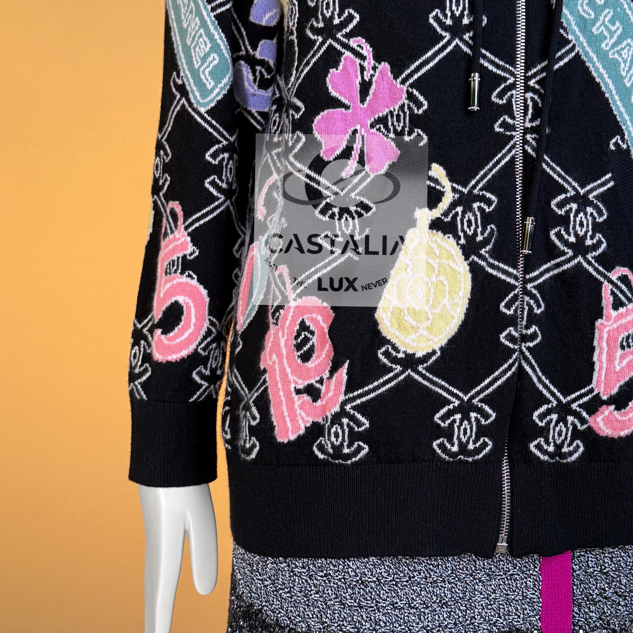 Chanel 2023 Schwarz Kaschmir Strickjacke Hoodie CC Logo 34 FR im Angebot 8