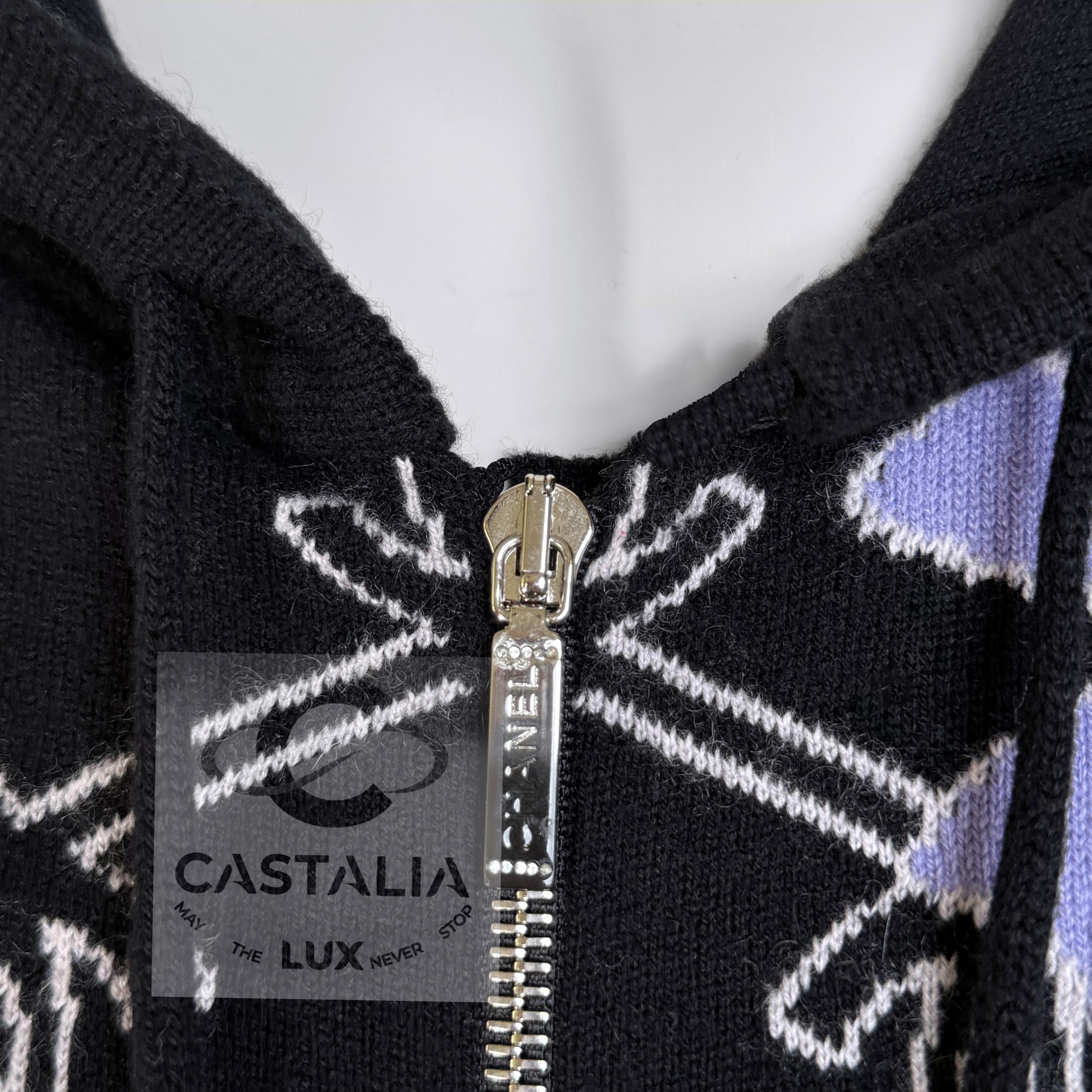 Chanel 2023 Schwarz Kaschmir Strickjacke Hoodie CC Logo 34 FR im Angebot 5