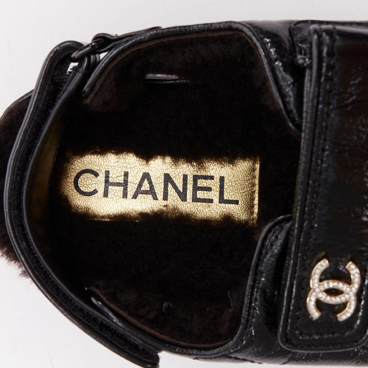 CHANEL 2023 negro laminado piel de cordero shearling cristal CC dad sandalias EU37 en venta 4