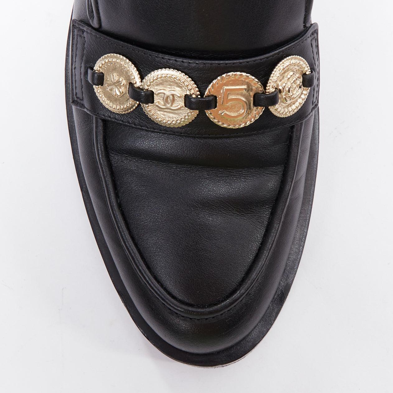 CHANEL 2023 black leather gold CC 5 coin embellished classic loafers EU37 For Sale 1