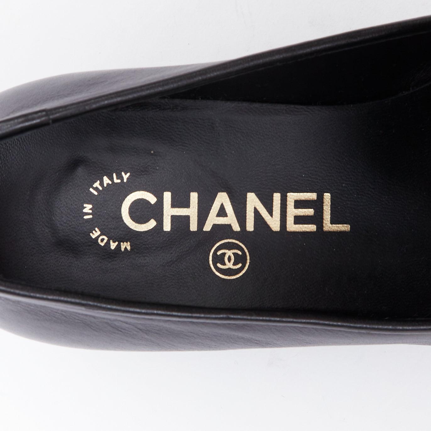 CHANEL 2023 black leather gold CC 5 coin embellished classic loafers EU37 For Sale 4