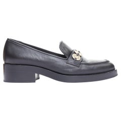 CHANEL 2023 mocassins classiques en cuir noir doré CC 5 avec pièces de monnaie EU37
