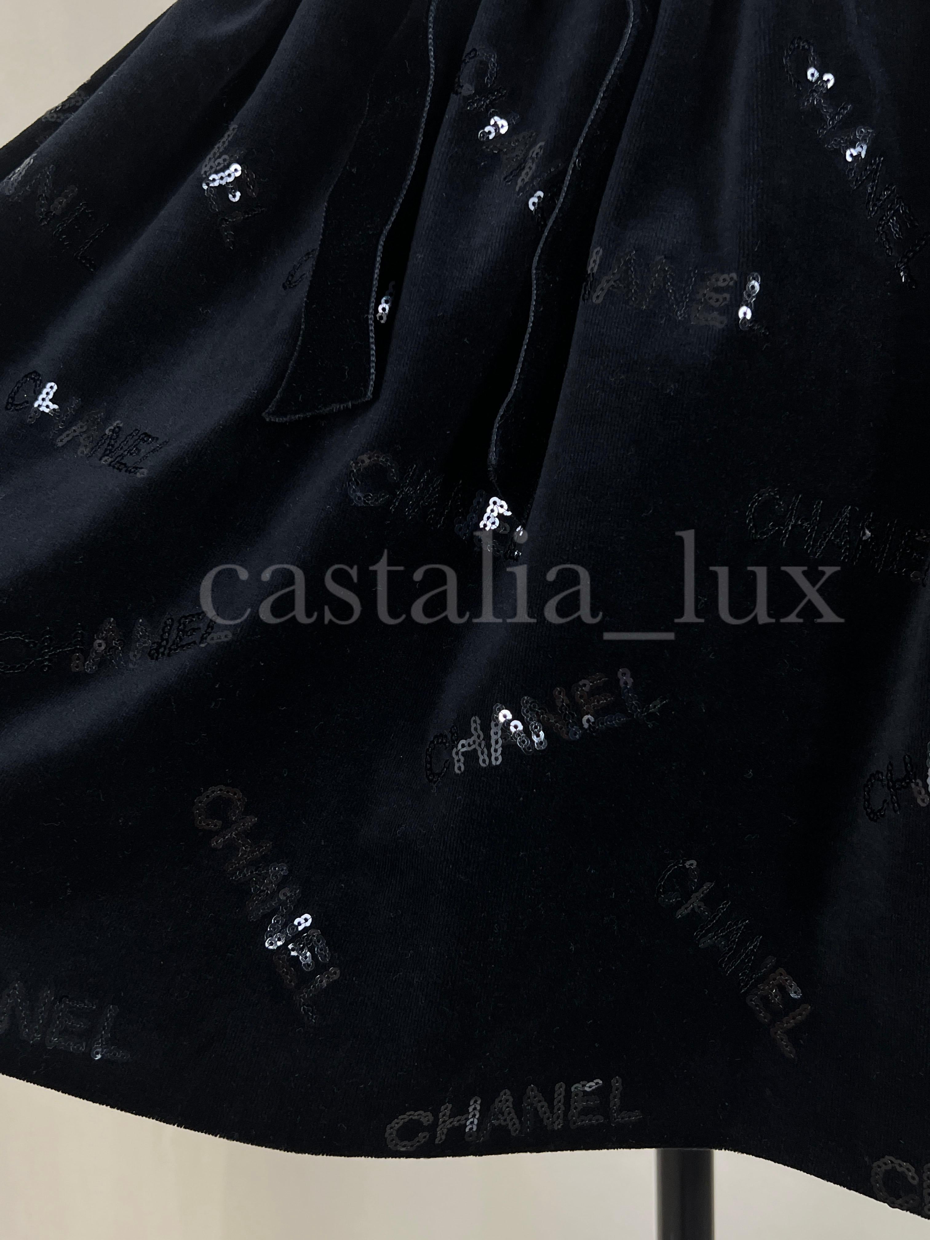Chanel 2023 Black Logo Velvet Skirt 4