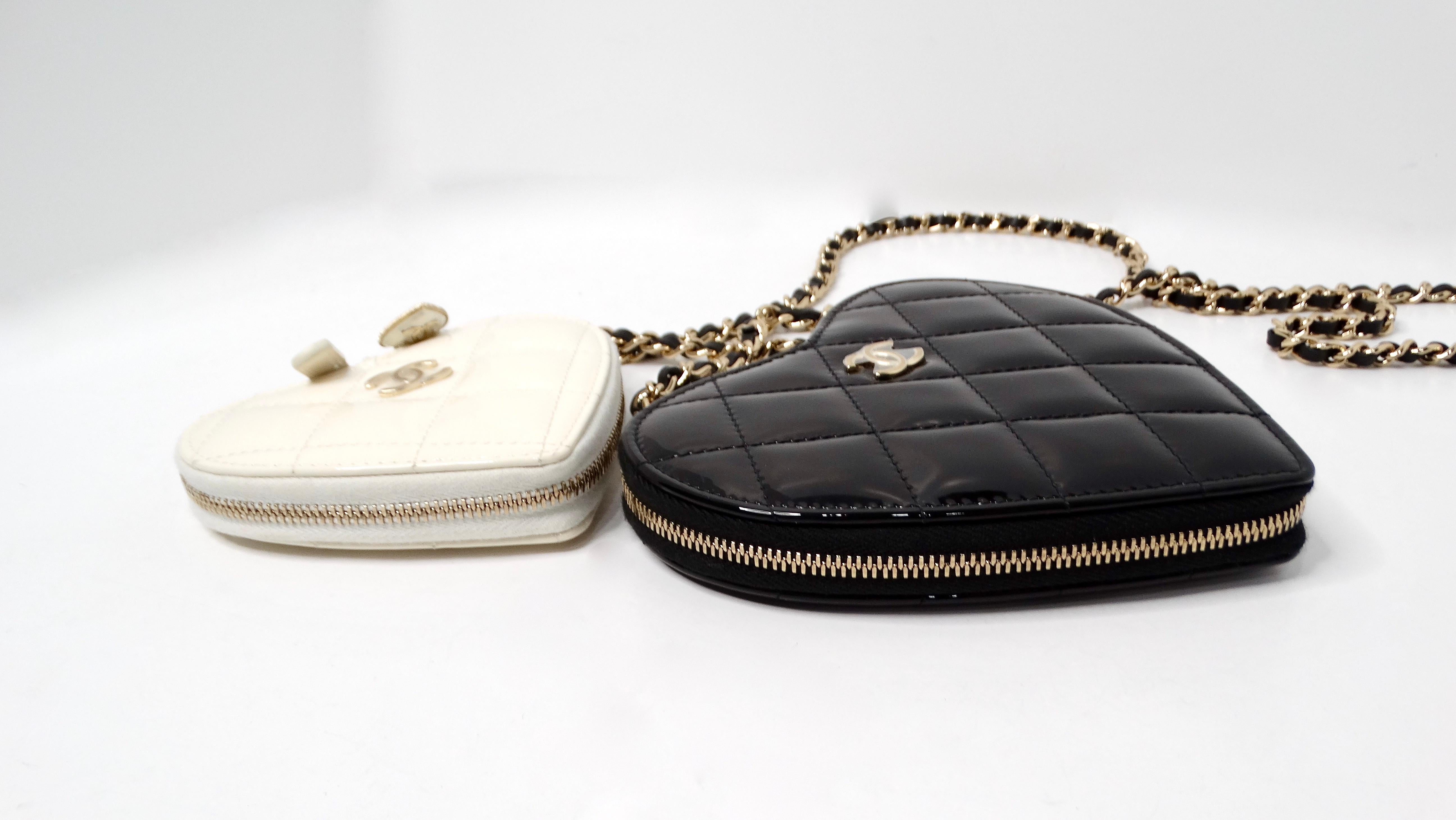Chanel 2023 Black & White Quilted Patent Leather Crossbody Mini Novelty Bag In Good Condition For Sale In Scottsdale, AZ