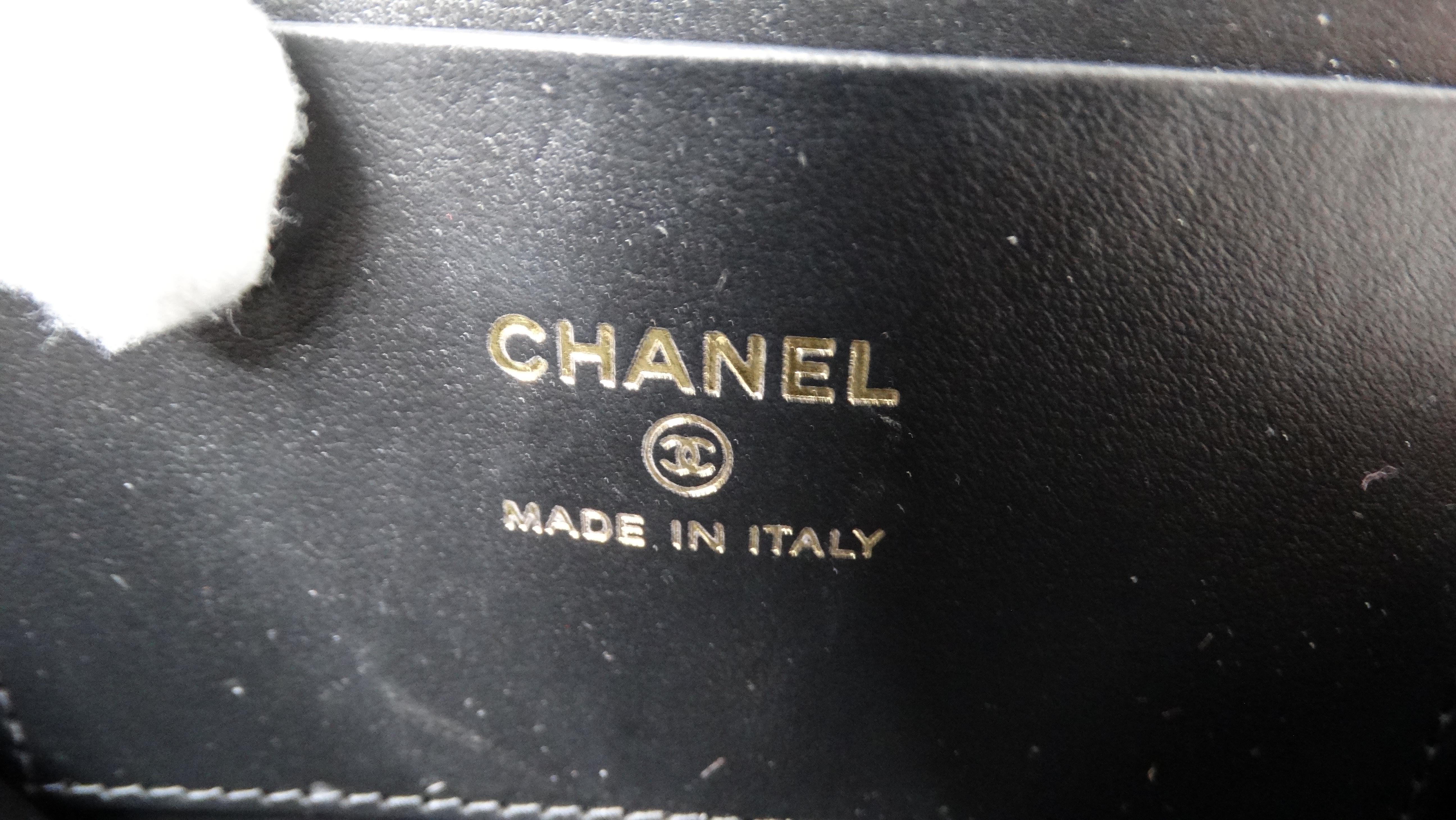 Chanel 2023 Black & White Quilted Patent Leather Crossbody Mini Novelty Bag For Sale 3