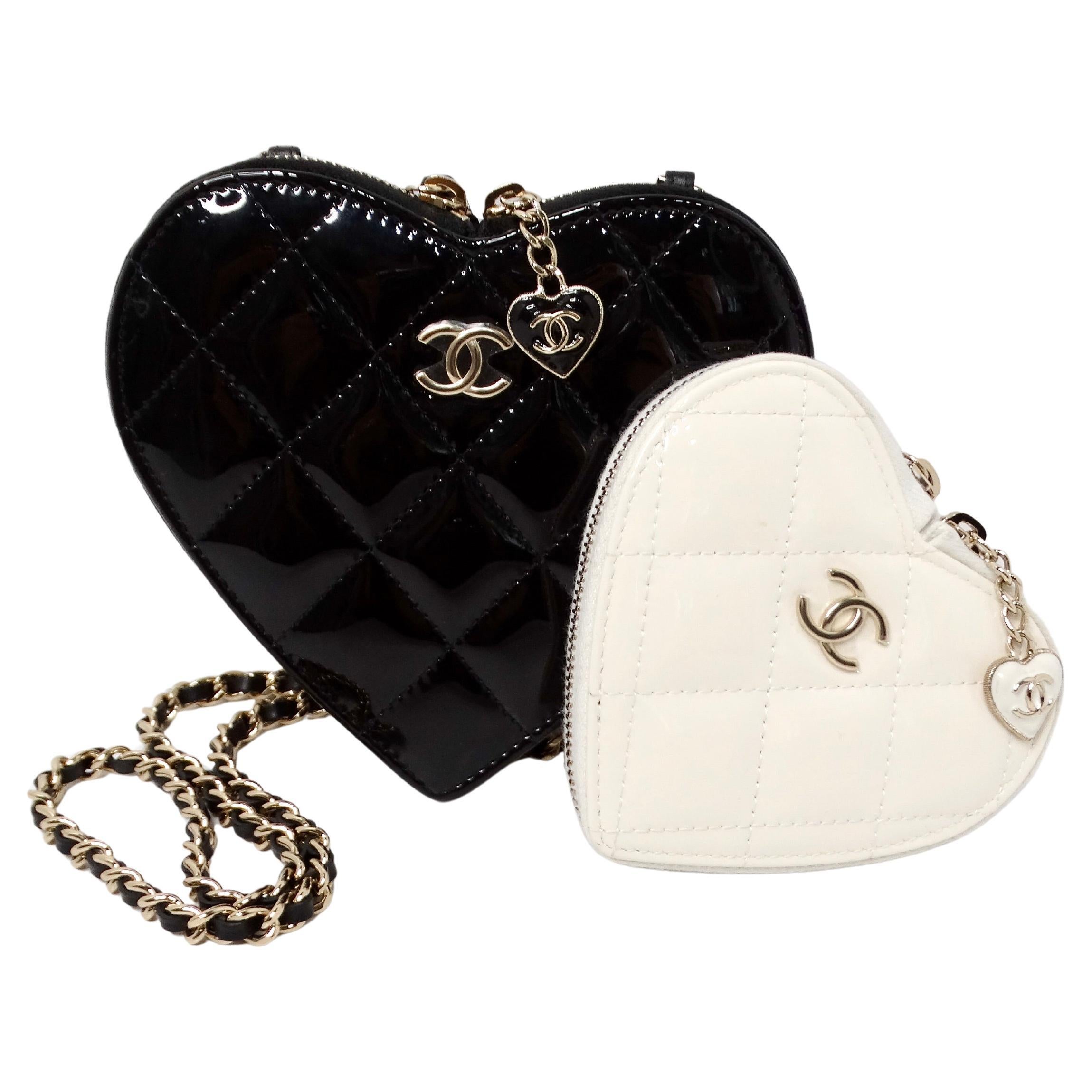 Chanel 2023 Black & White Quilted Patent Leather Crossbody Mini Novelty Bag For Sale