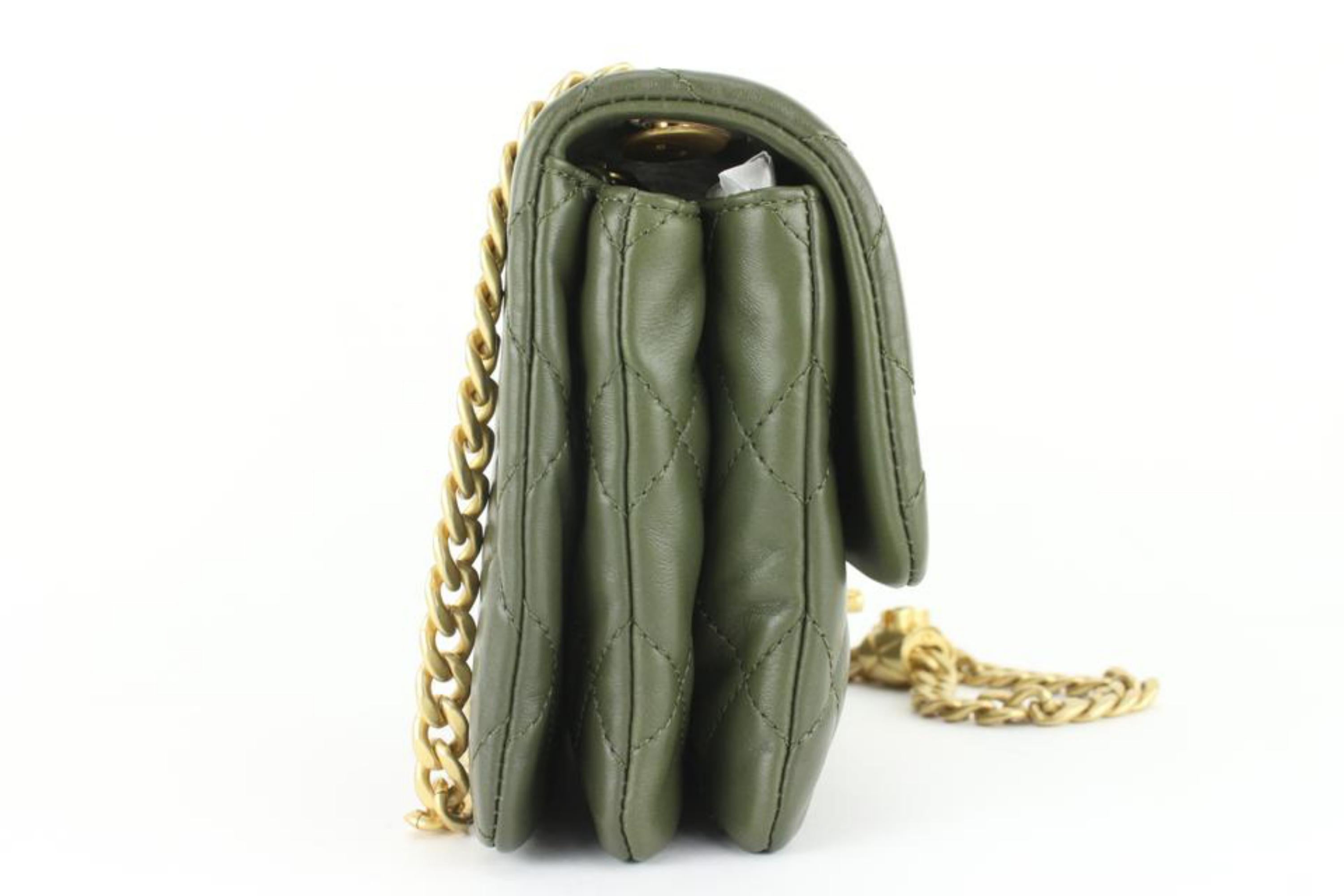 Chanel 2023 Khaki Quilted Lambskin Small Flap Bag GHW Olive Army Green 2cj104 In New Condition In Dix hills, NY