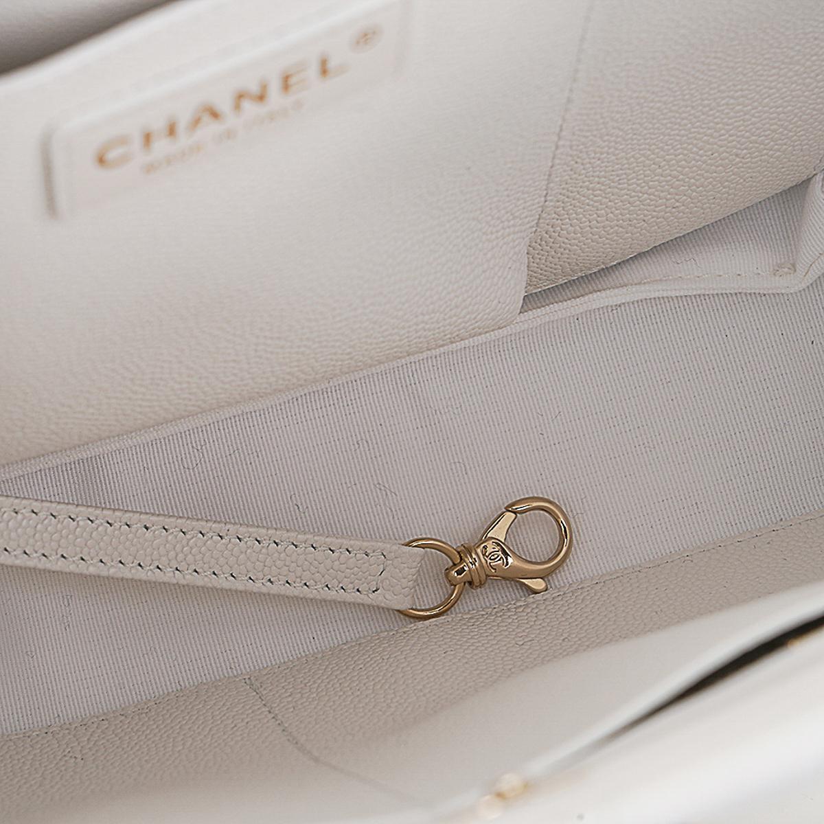 Chanel 2023 Limited Edition White Quilted Caviar Leather Large Tote Bag For Sale 9
