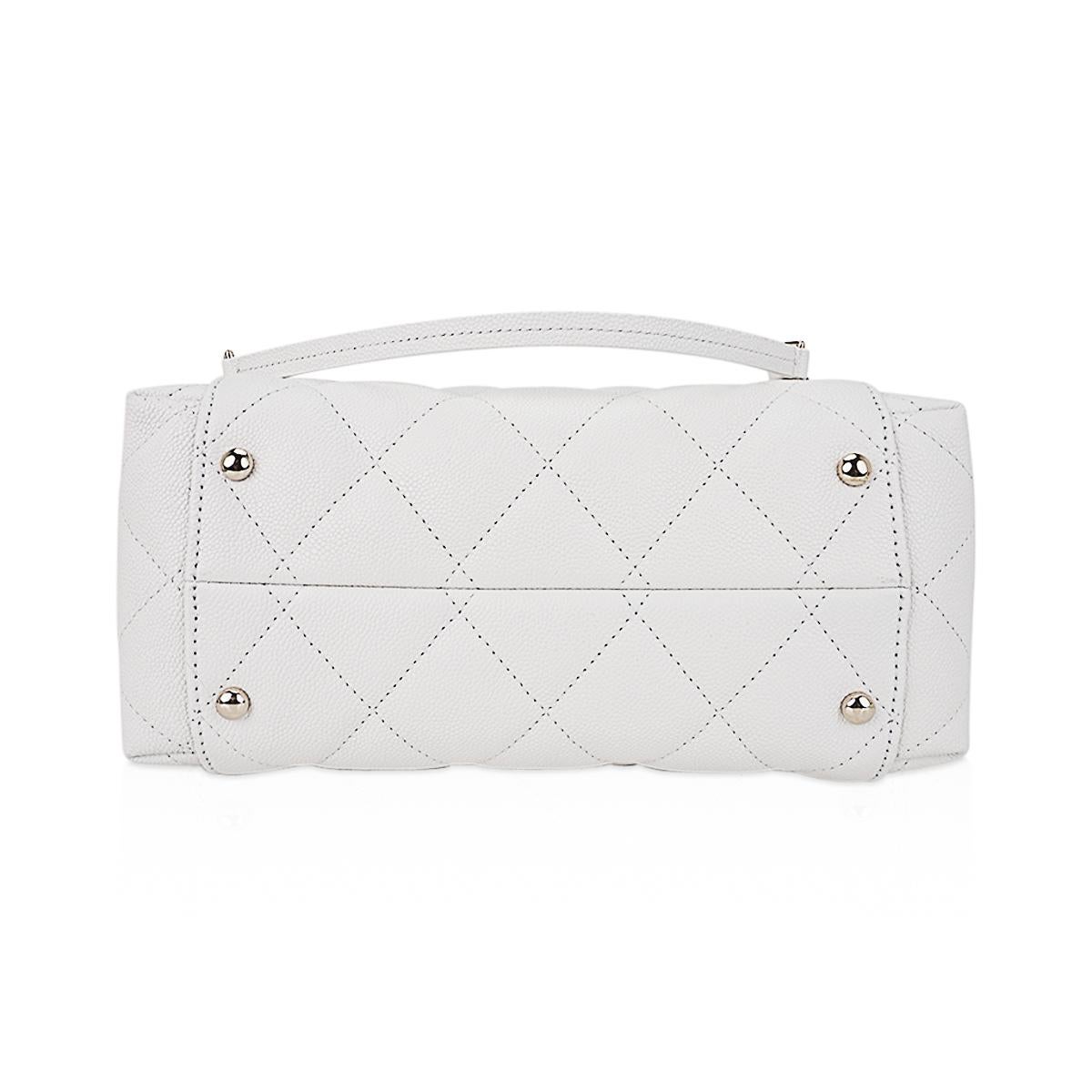 Chanel 2023 Limited Edition White Quilted Caviar Leather Large Tote Bag For Sale 4