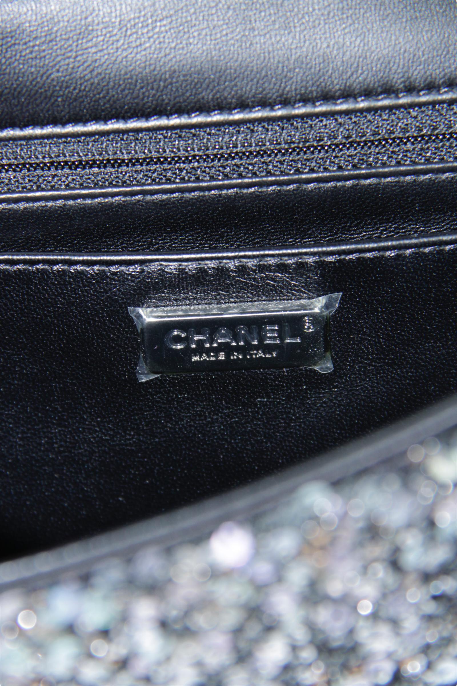 Chanel 2023 New Black/Silver Ombre Sequin Medium Classic Flap Bag 4
