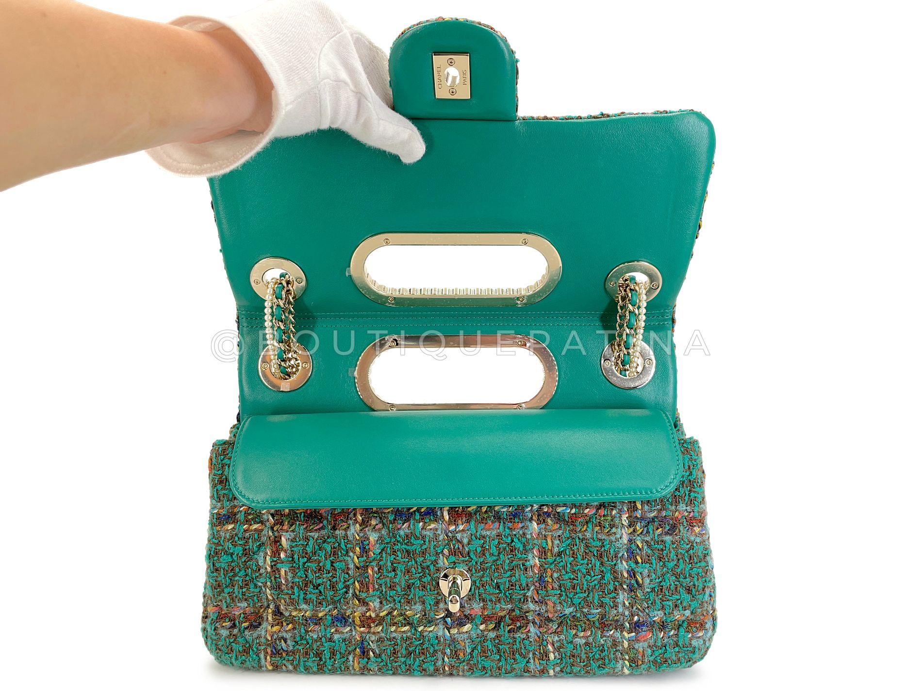 Chanel 2023 Paris-Dakar Green Tweed Pearl Wooden Real Catch Flap Bag GHW 68600 For Sale 5