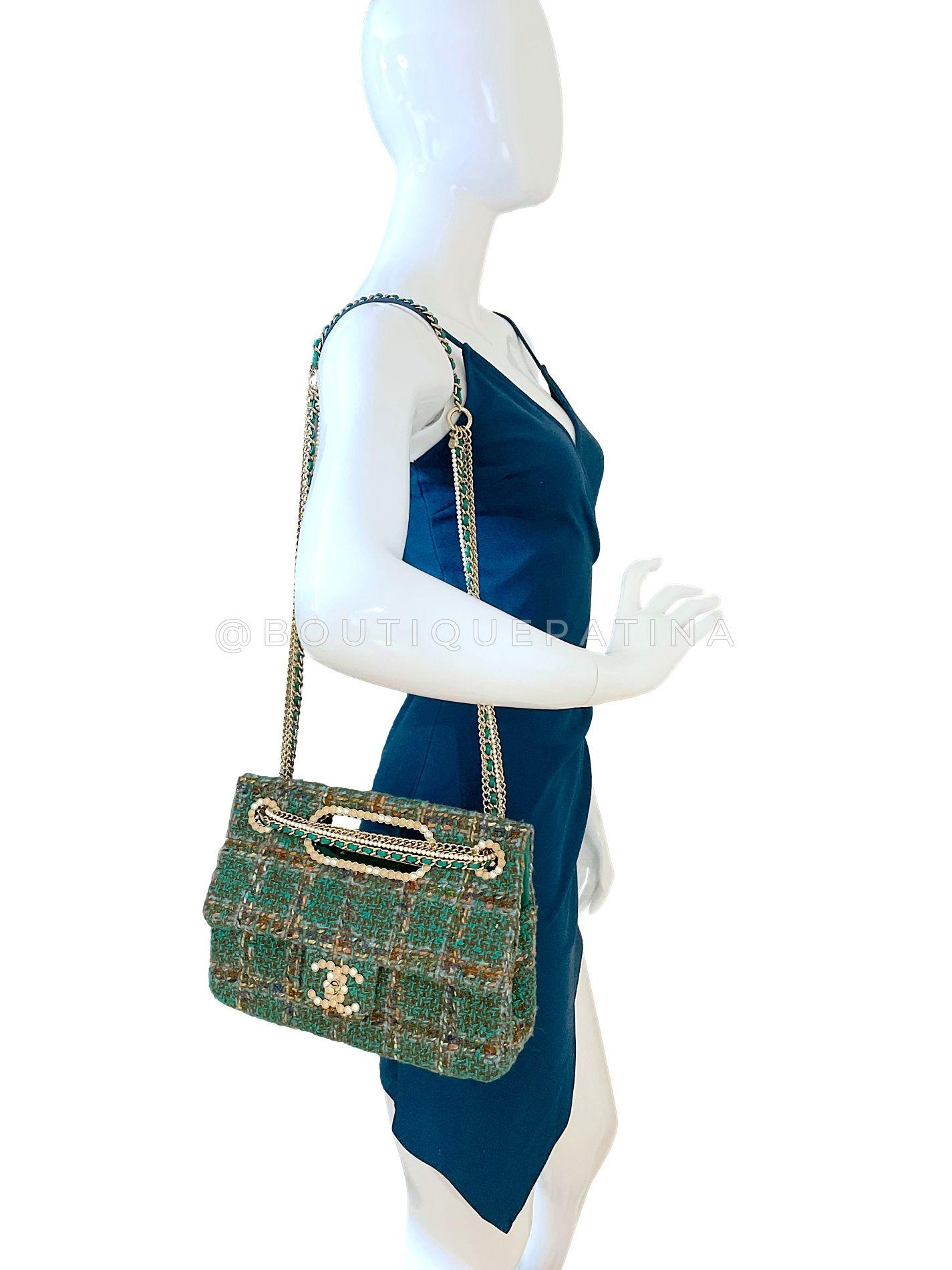 Chanel 2023 Paris-Dakar Green Tweed Pearl Wooden Real Catch Flap Bag GHW 68600 For Sale 11