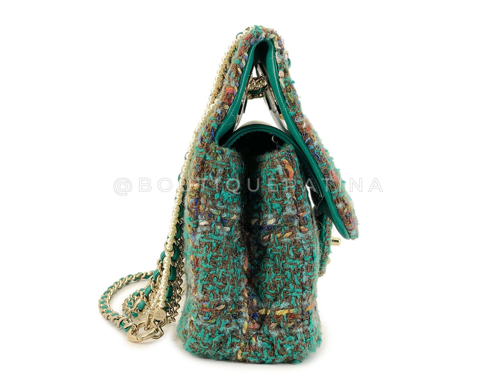 Chanel 2023 Paris-Dakar Green Tweed Pearl Wooden Real Catch Flap Bag GHW 68600 In Excellent Condition For Sale In Costa Mesa, CA