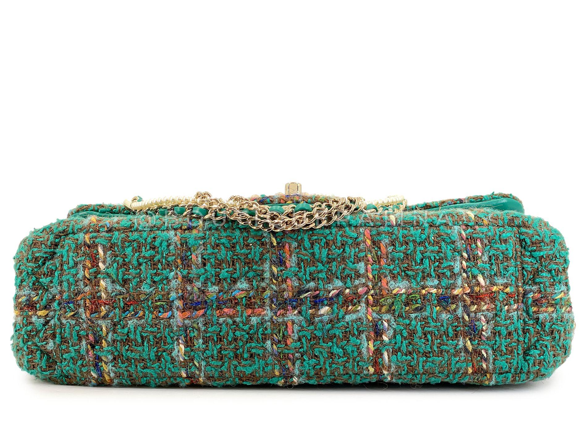 Chanel 2023 Paris-Dakar Green Tweed Pearl Wooden Real Catch Flap Bag GHW 68600 For Sale 1