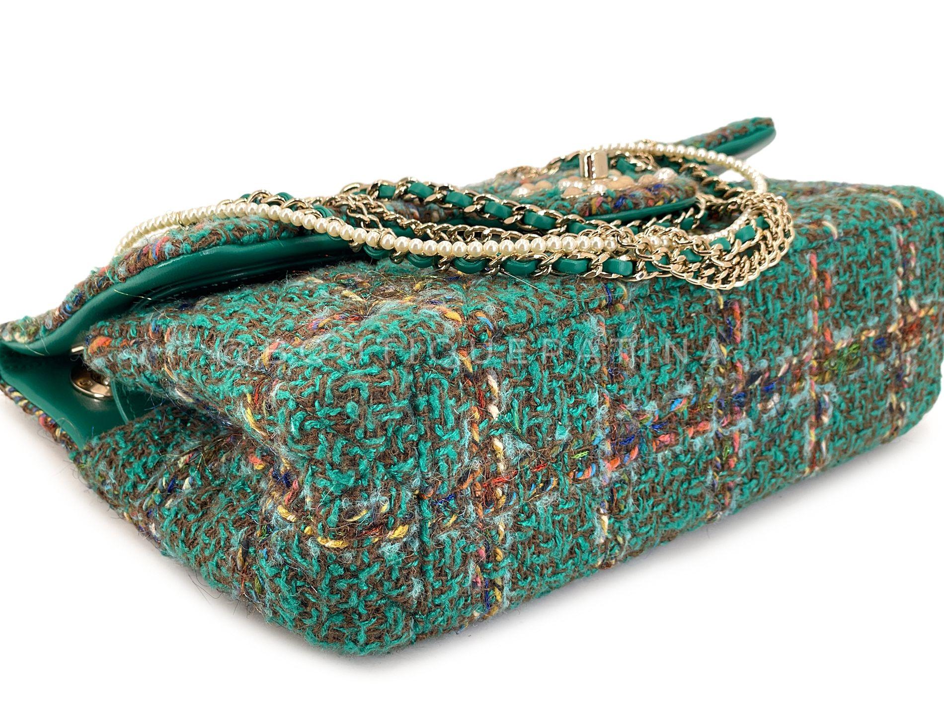 Chanel 2023 Paris-Dakar Green Tweed Pearl Wooden Real Catch Flap Bag GHW 68600 For Sale 2