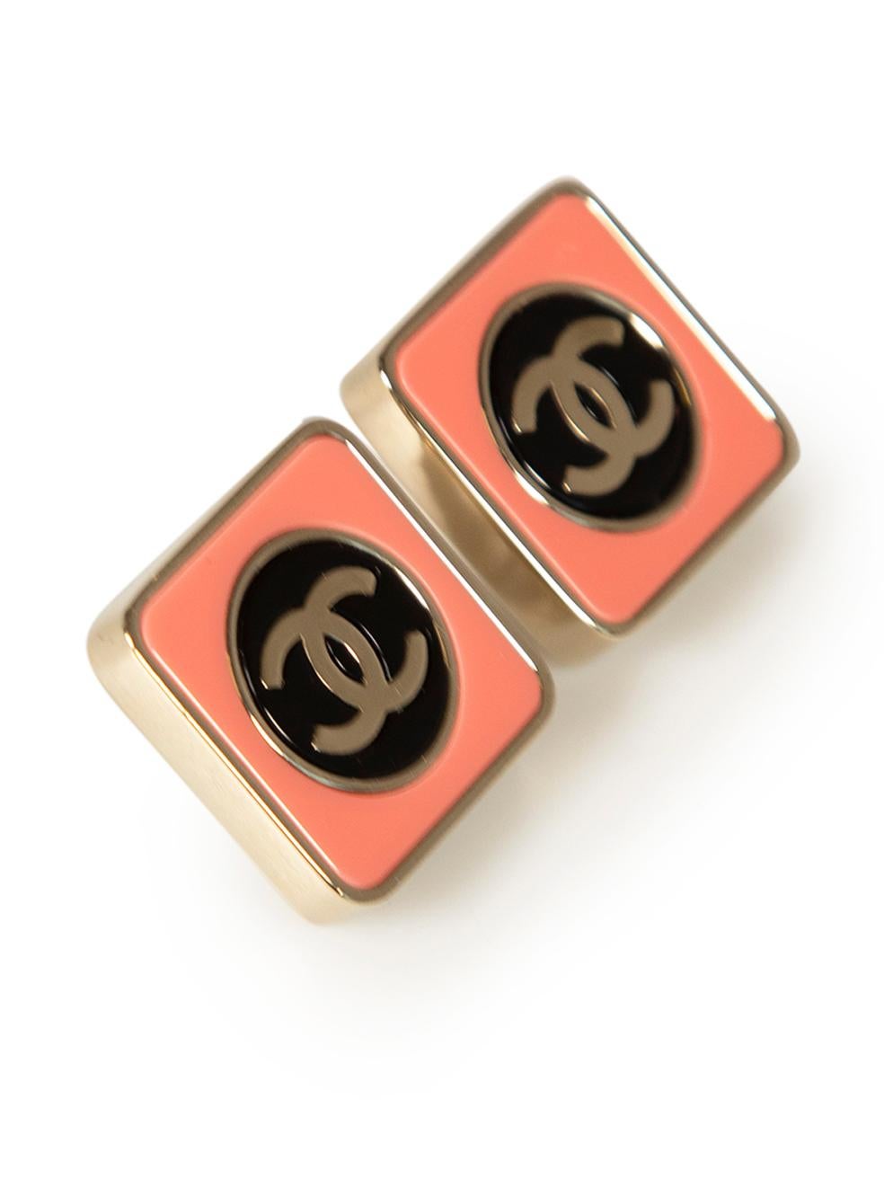 CONDITION is Very good. Hardly any visible wear to earrings is evident on this used Chanel designer resale item.
  
Details
2023
Pink
Gold tone metal
Square earrings
Interlocking CC logo
  
Made in Italy

Composition
Metal
  
Size & Fit
Product