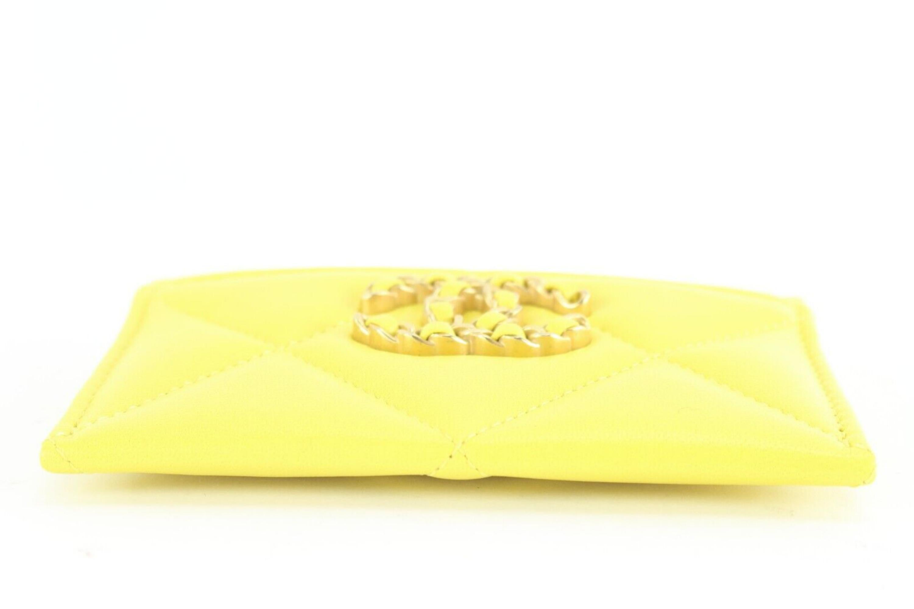 Women's Chanel 2023 Rare Bright Yellow Leather 19 Card Holder 3CJ1214
