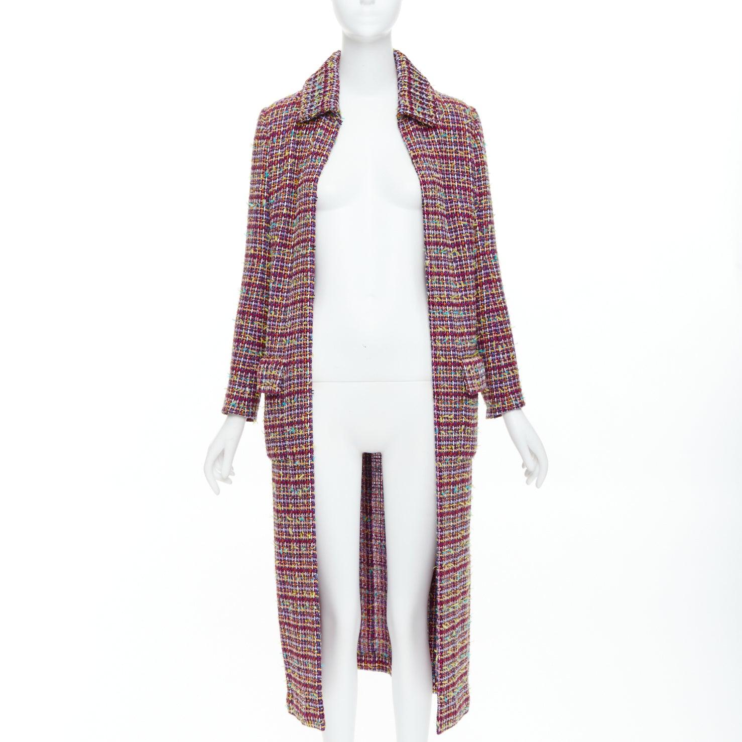 Gris CHANEL 2023 Runway tweed rose jaune multicolore  Manteau long à boutons CC FR36 S en vente