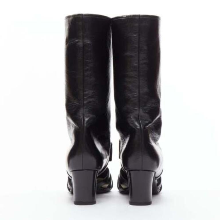 Donna Chanel 2023 Runway argento CC fiocco nero pelle tagliata stivali EU38.5 in vendita