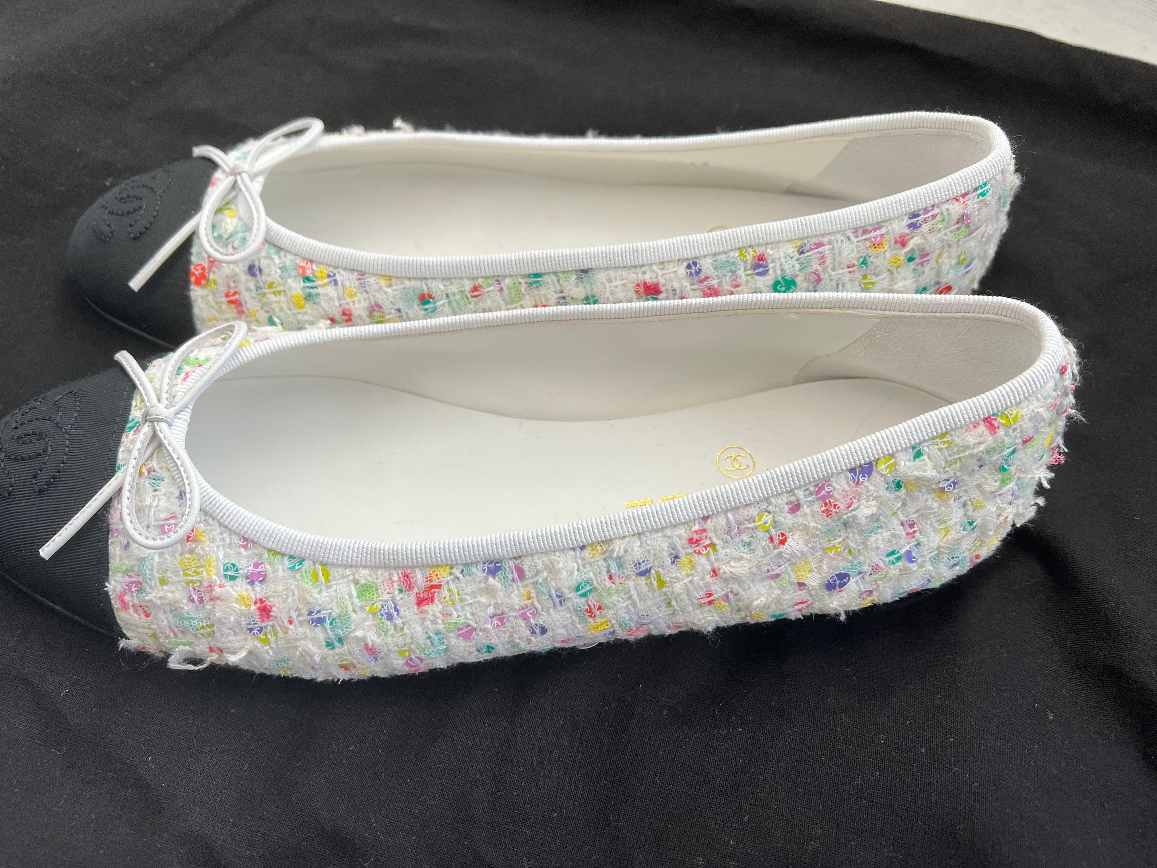 Chanel 2023 Spring multi color tweed ballerina  In New Condition For Sale In Toronto, CA