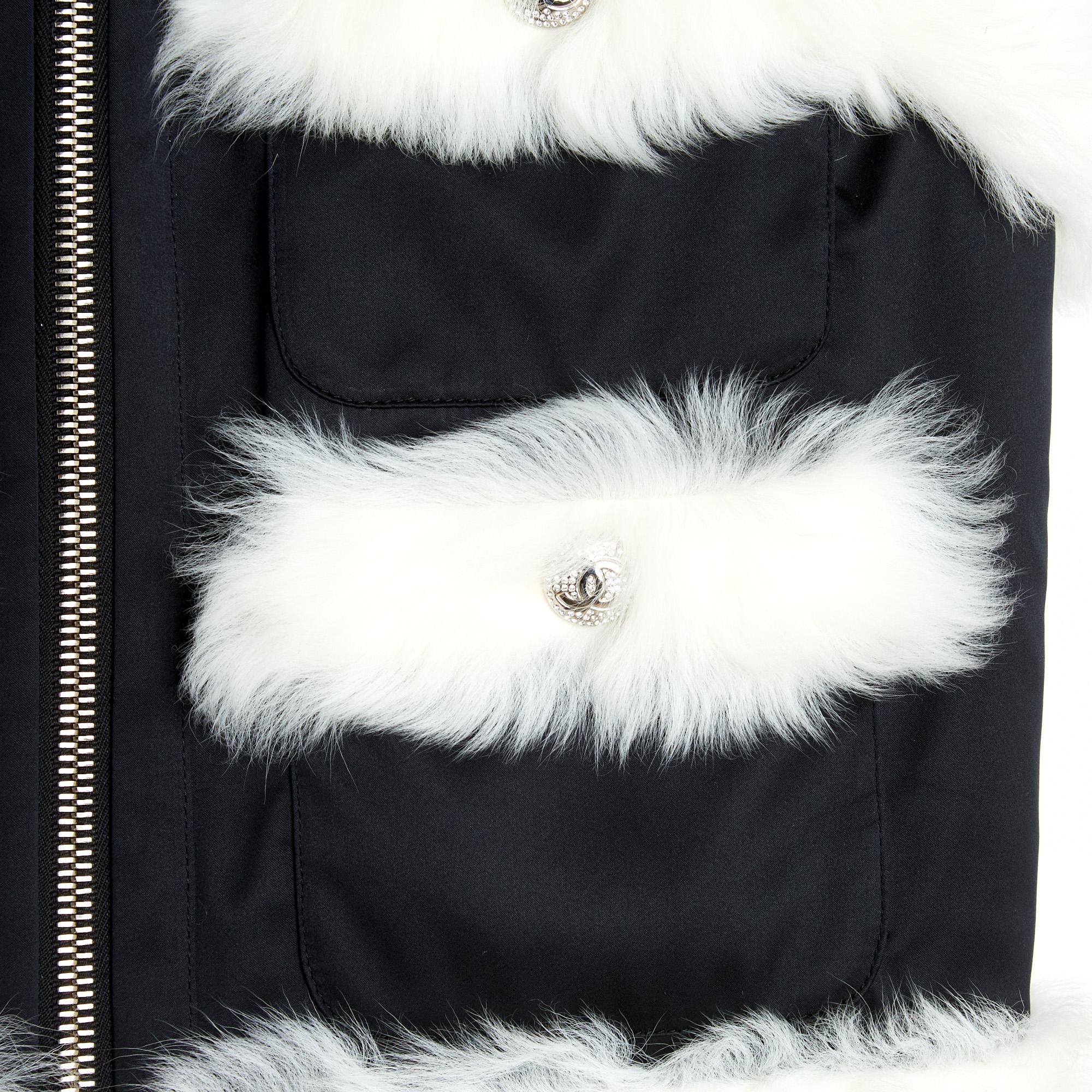 da uomo o donna Chanel 2023 Veste FR38 Coco Neige Giacca reversibile bianca e nera UK10 US8 in vendita