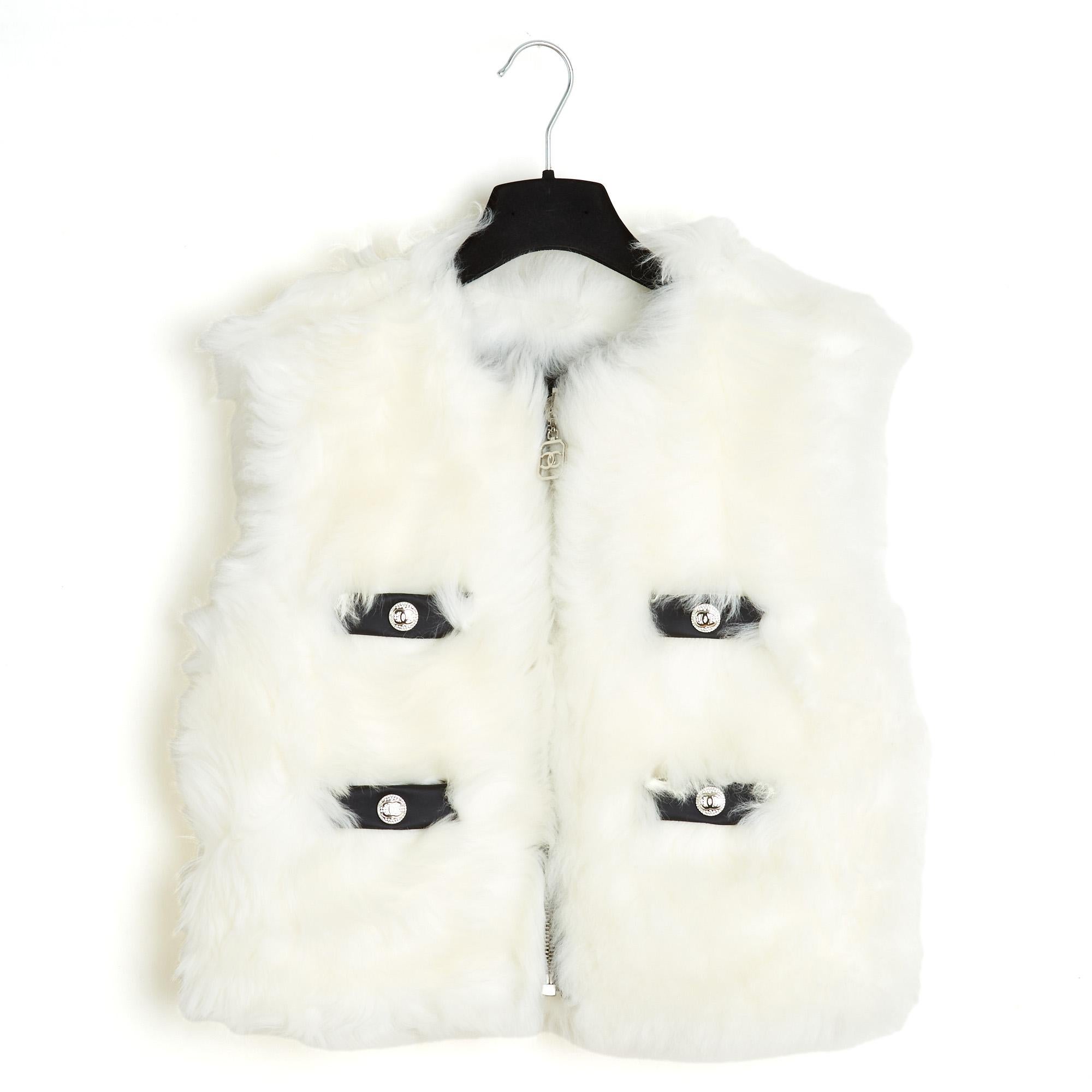 Chanel 2023 Veste FR38 Coco Neige Giacca reversibile bianca e nera UK10 US8 in vendita 2