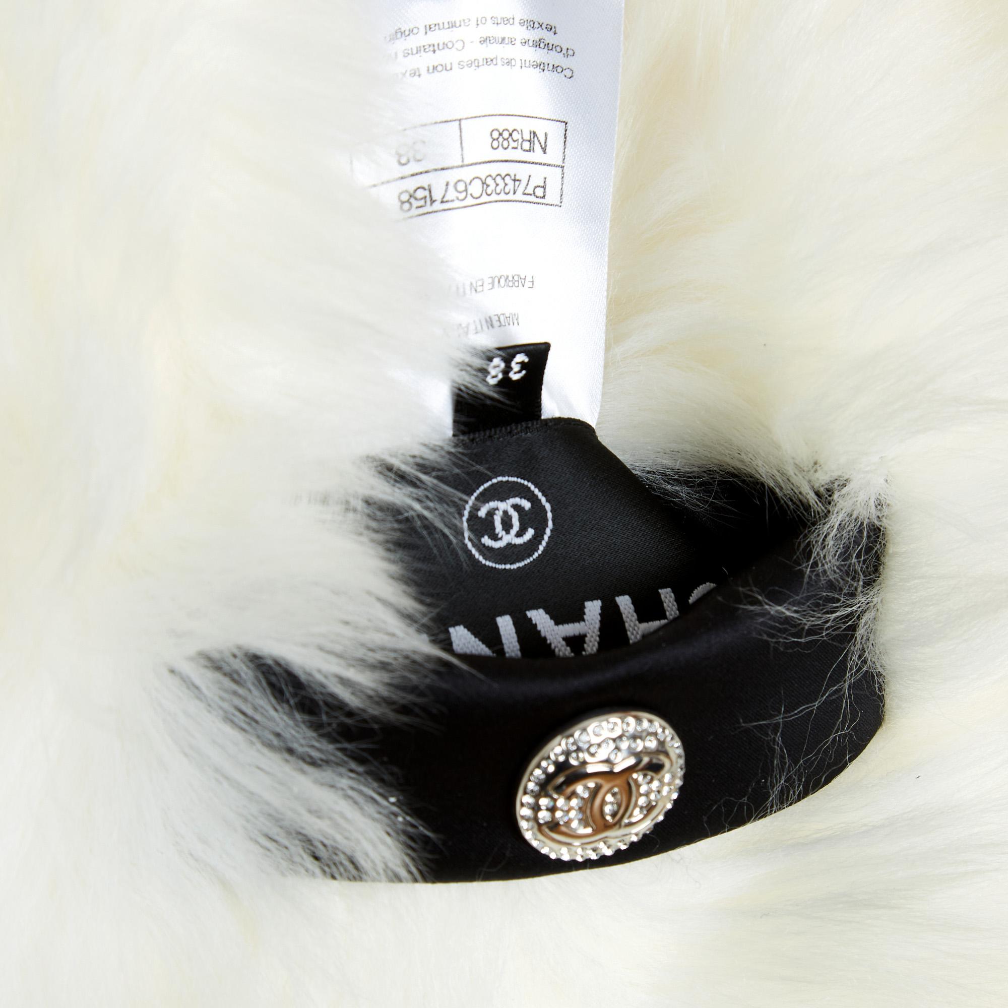 Chanel 2023 Veste FR38 Coco Neige Giacca reversibile bianca e nera UK10 US8 in vendita 3