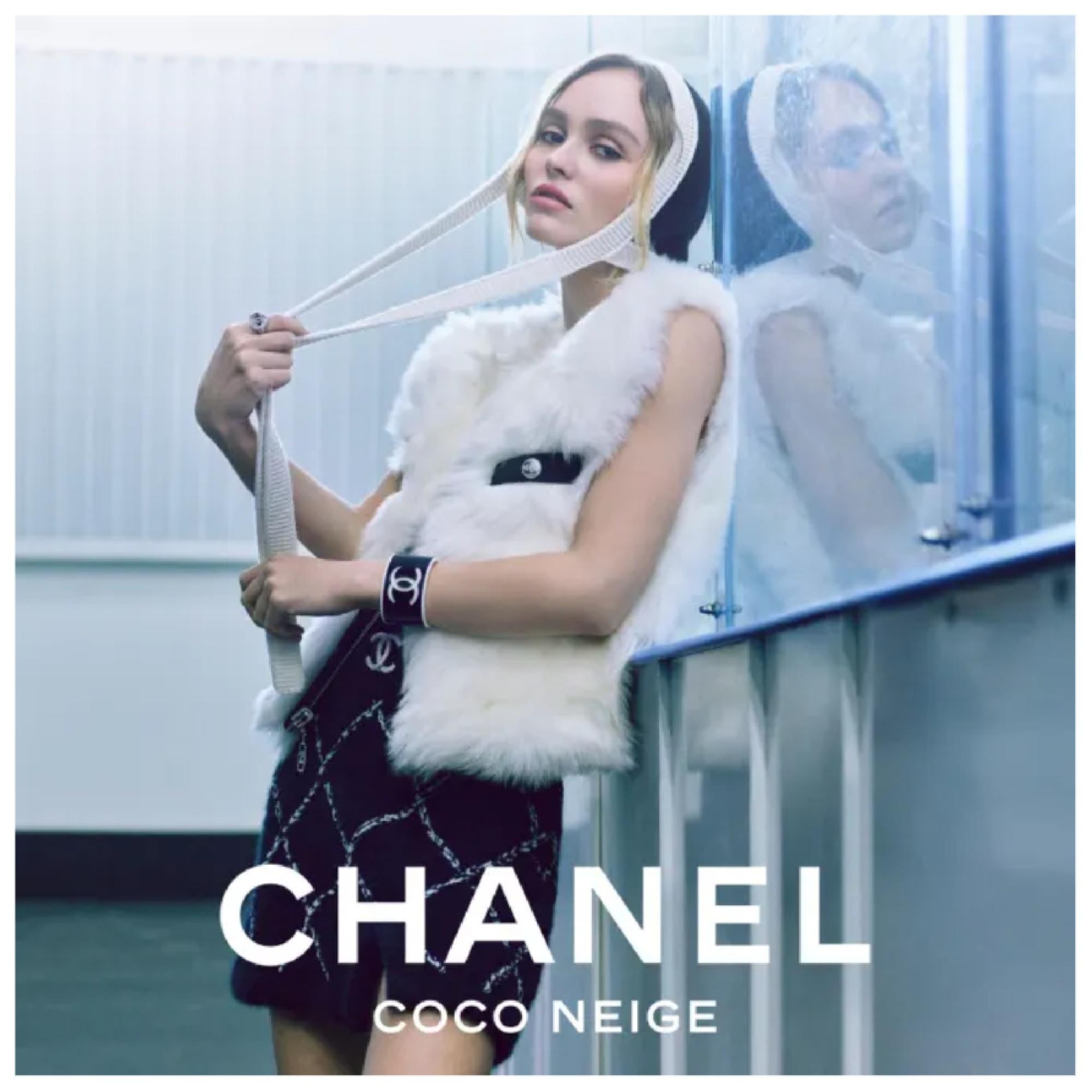 Chanel 2023 Veste FR38 Coco Neige Reversible Black White Jacket UK10 US8 For Sale 4
