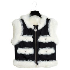 Chanel 2023 Veste FR38 Coco Neige Reversible Black White Jacket UK10 US8