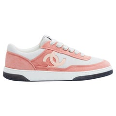 Chanel 2024 Baskets CC Blanc Rose EU38 Resort Pink Suede Sneakers UK5 US7.5 NIB