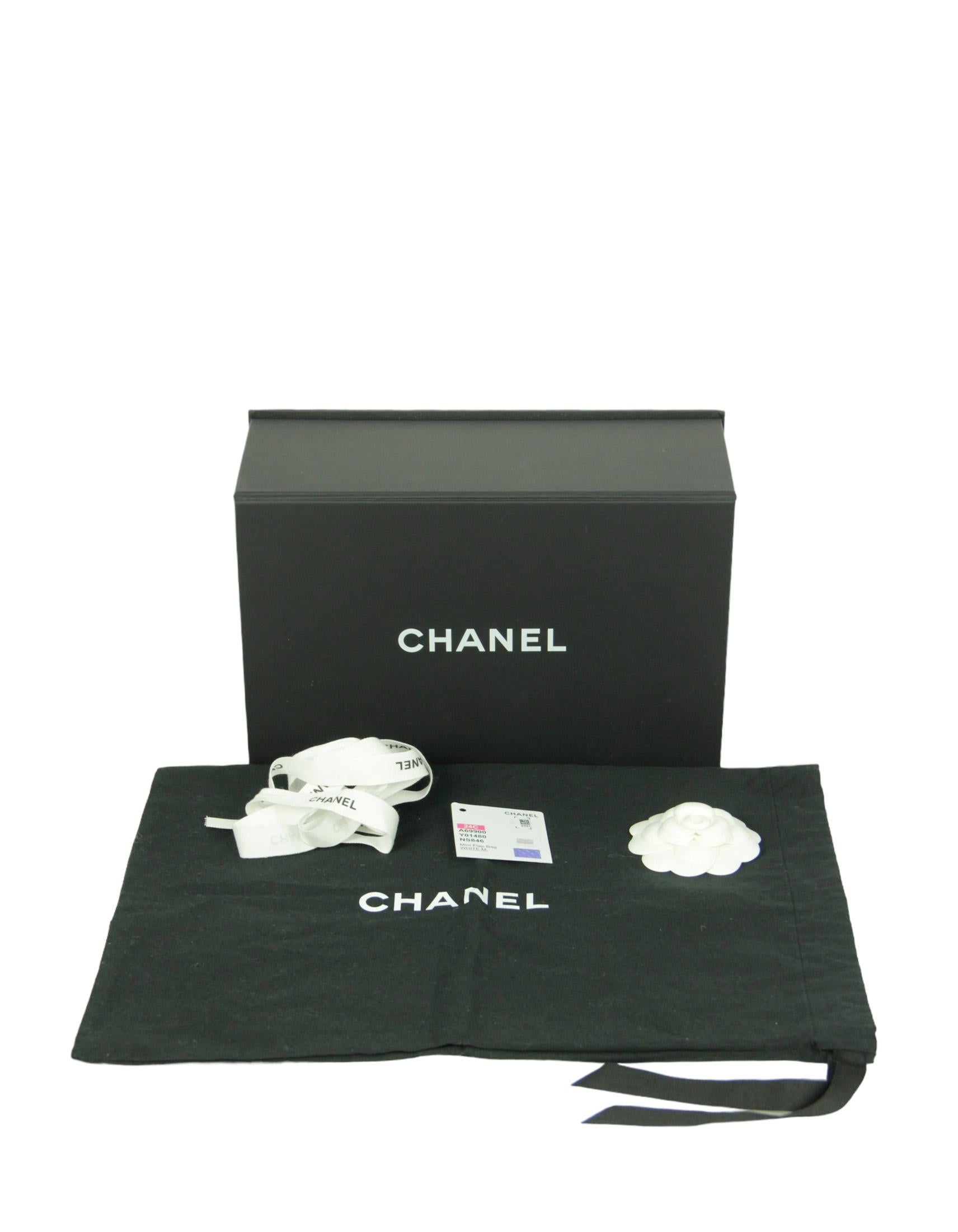 Chanel 2024 Blaue gesteppte rechteckige Mini-Klappe aus Lammfell und Leder im Angebot 5