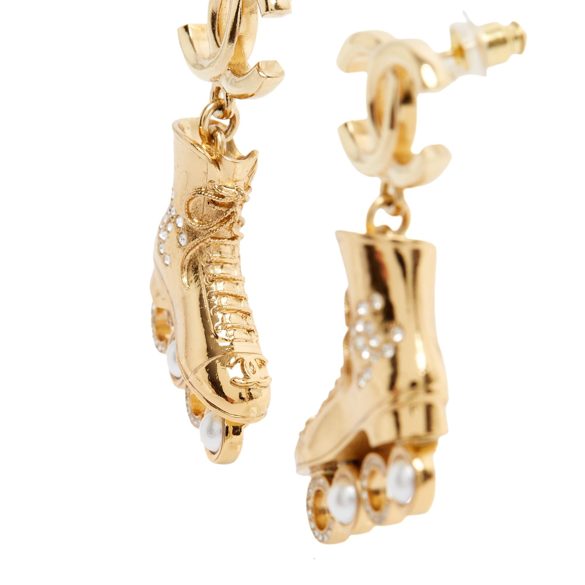 Chanel 2024 Boucles Clous LA Cruise Coco Rollerskates CC Earrings Studs in box In Excellent Condition For Sale In PARIS, FR