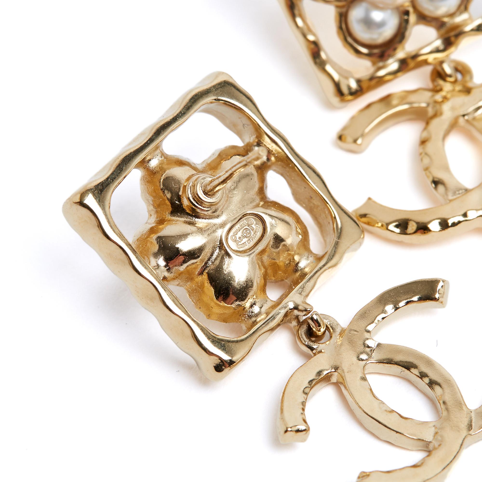 Women's Chanel 2024 Boucles oreille Clous Golden Pearl Flower CC Earrings Studs For Sale
