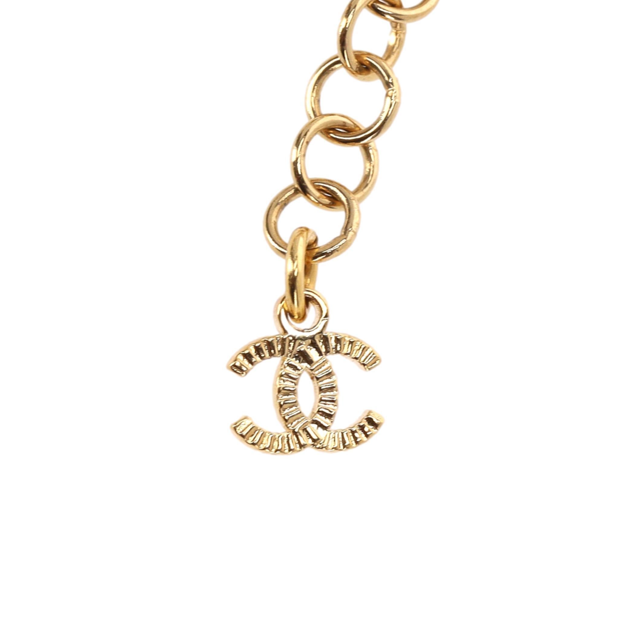 Chanel 2024 Collection Pearl Choker Necklace With 'CC' Logo Heart Pendants For Sale 2