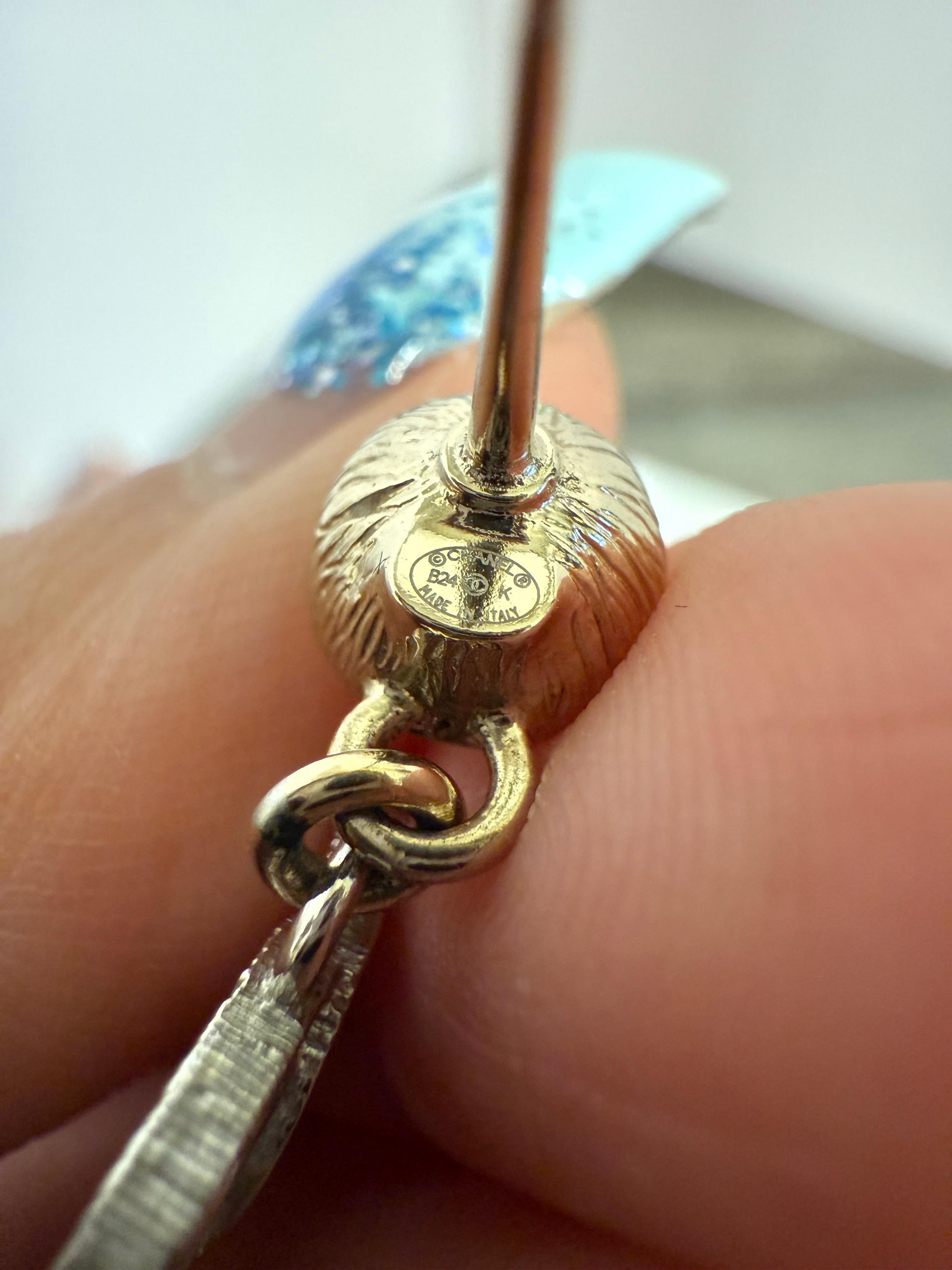 CHANEL 2024 Elegantes pendientes de perlas y cristal con logotipo CC en venta 1