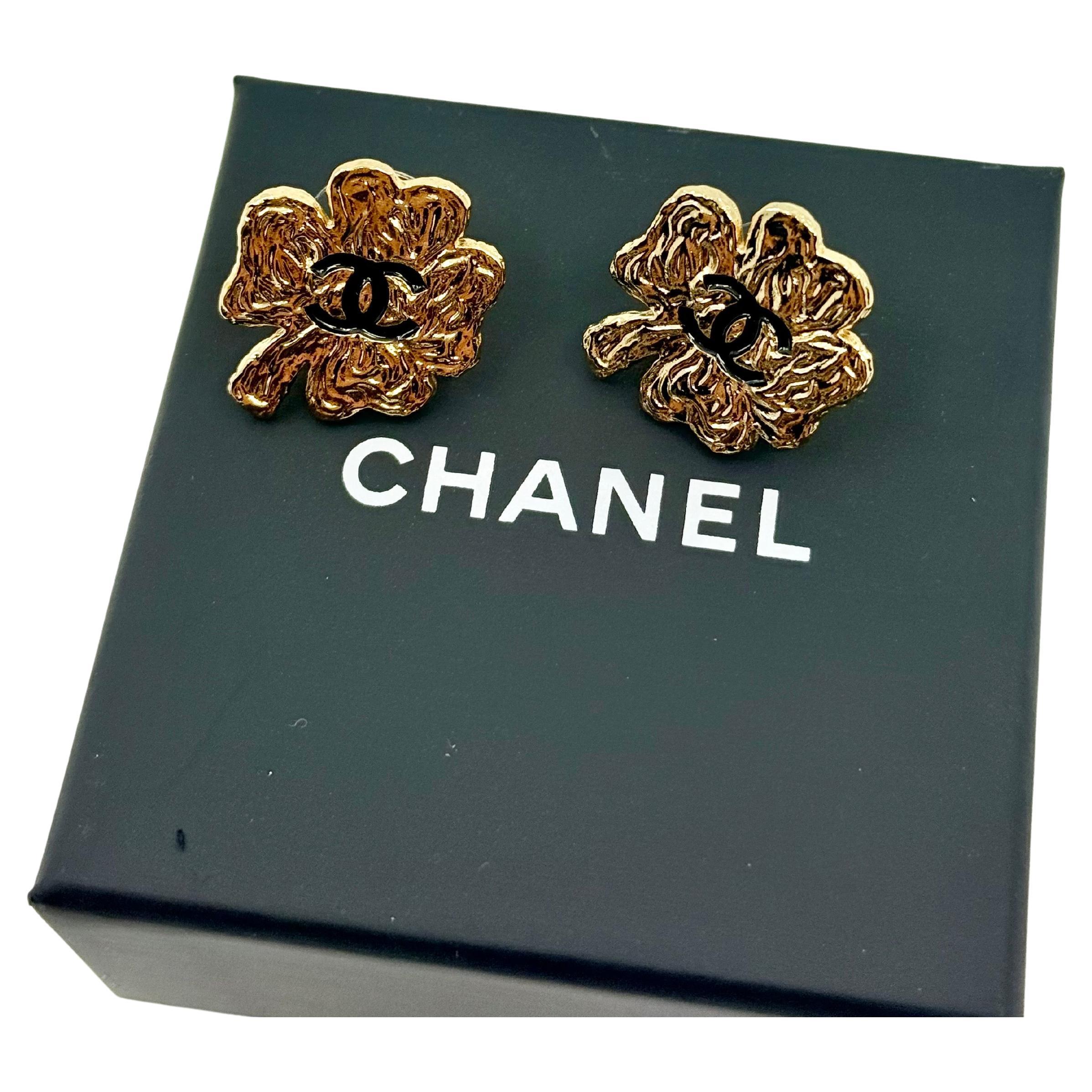 Chanel 2024 Gold CC Clover Stud Earrings For Sale