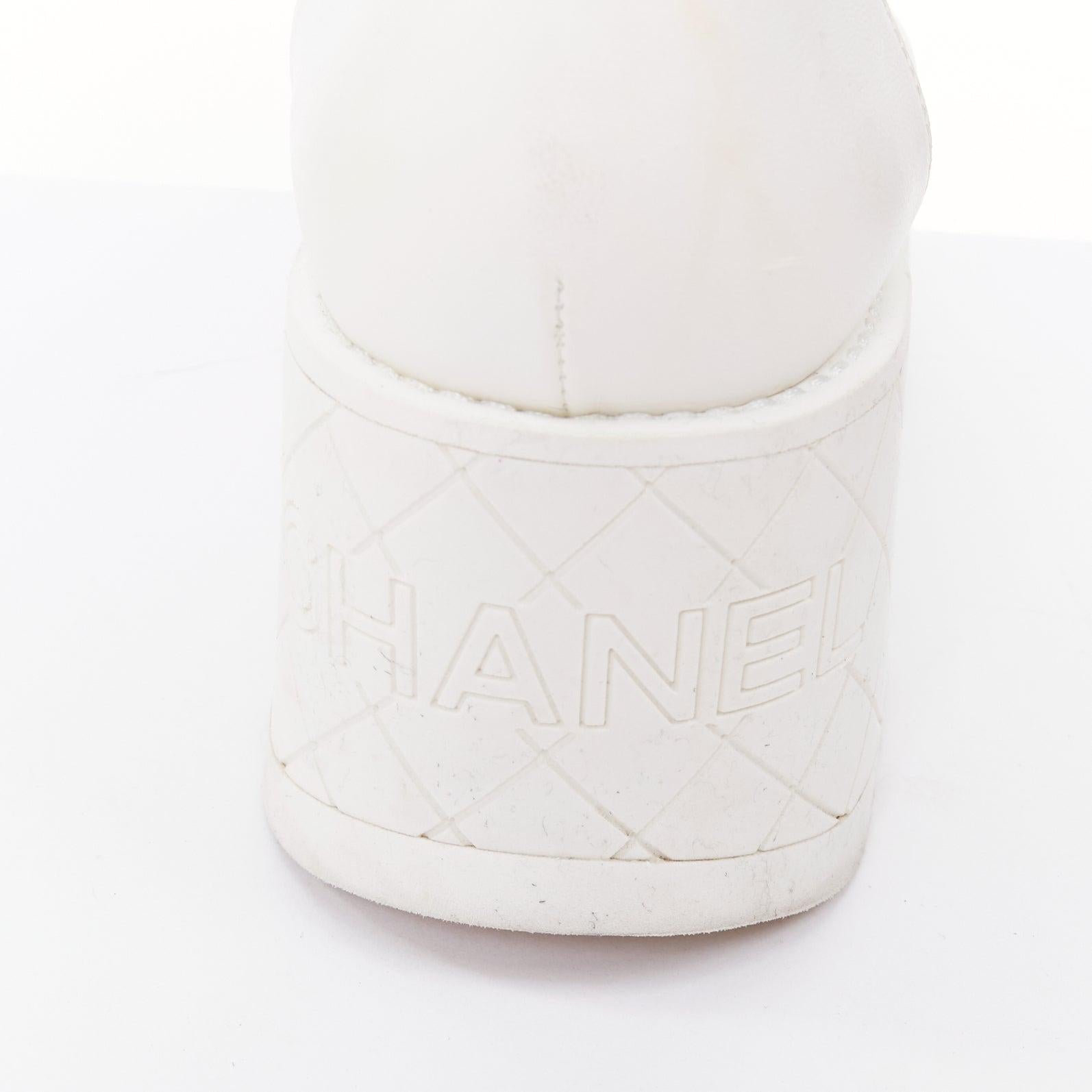 CHANEL 2024 white leather CC logo grid platform lace up wedge boots EU39 im Angebot 3