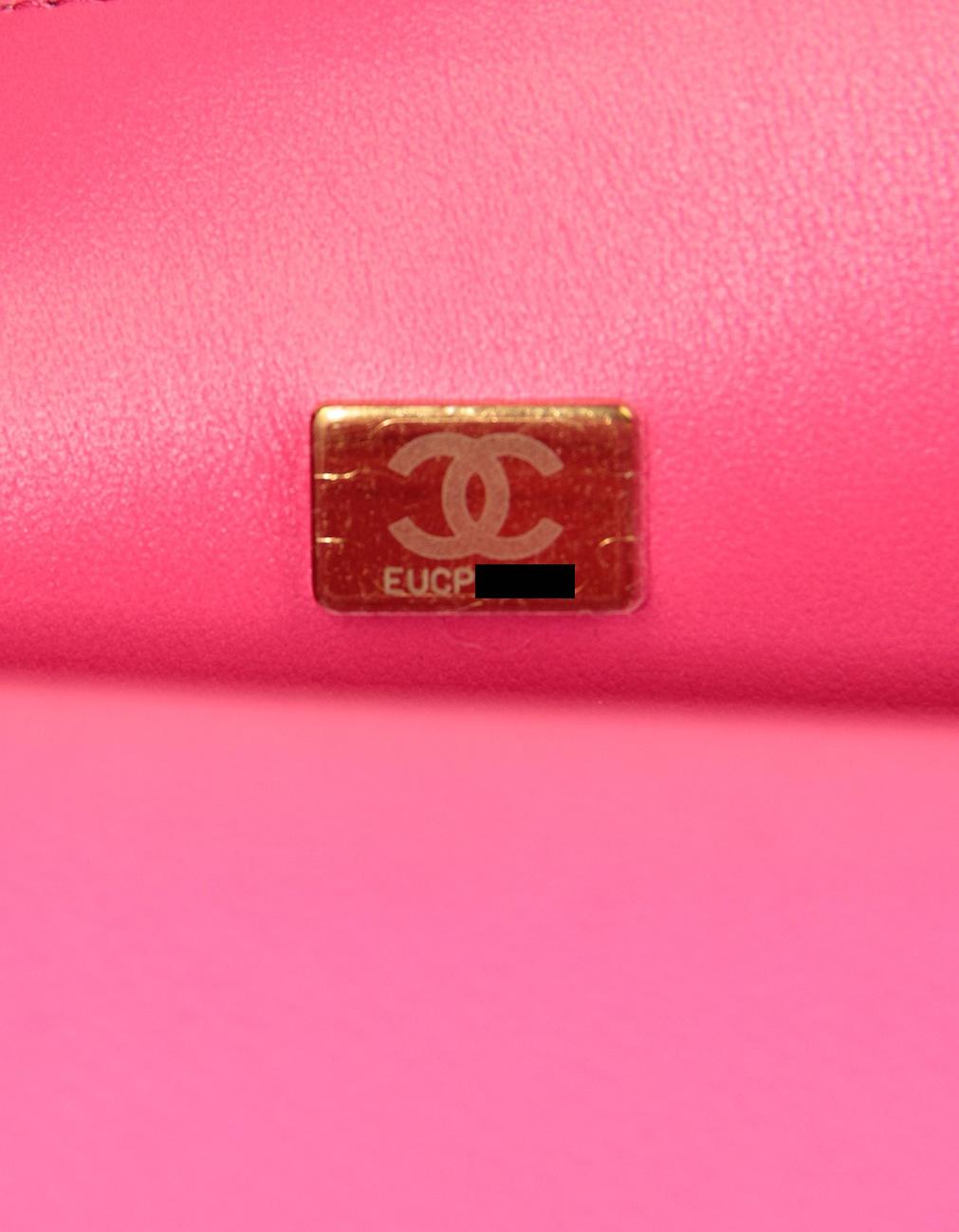 Chanel 2024C Fuchsia Neonrosa Kaviar Leder gesteppte kleine Boy Bag im Angebot 6