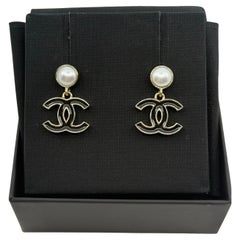 CHANEL 2025 Faux Pearl CC Dangle Earrings