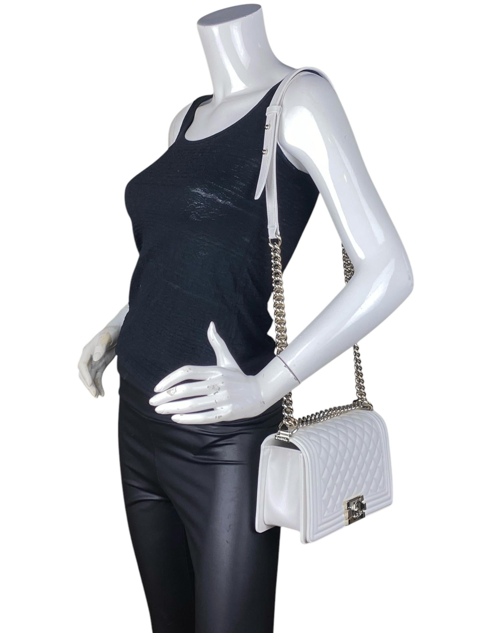 Grigio Chanel 2025 NEW White Caviar Leather Quilted Medium Boy Bag w/ Receipt in vendita