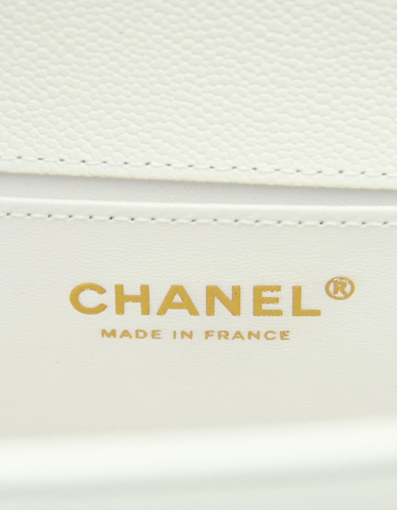 Chanel 2025 NEW White Caviar Leather Quilted Medium Boy Bag w/ Receipt in vendita 4