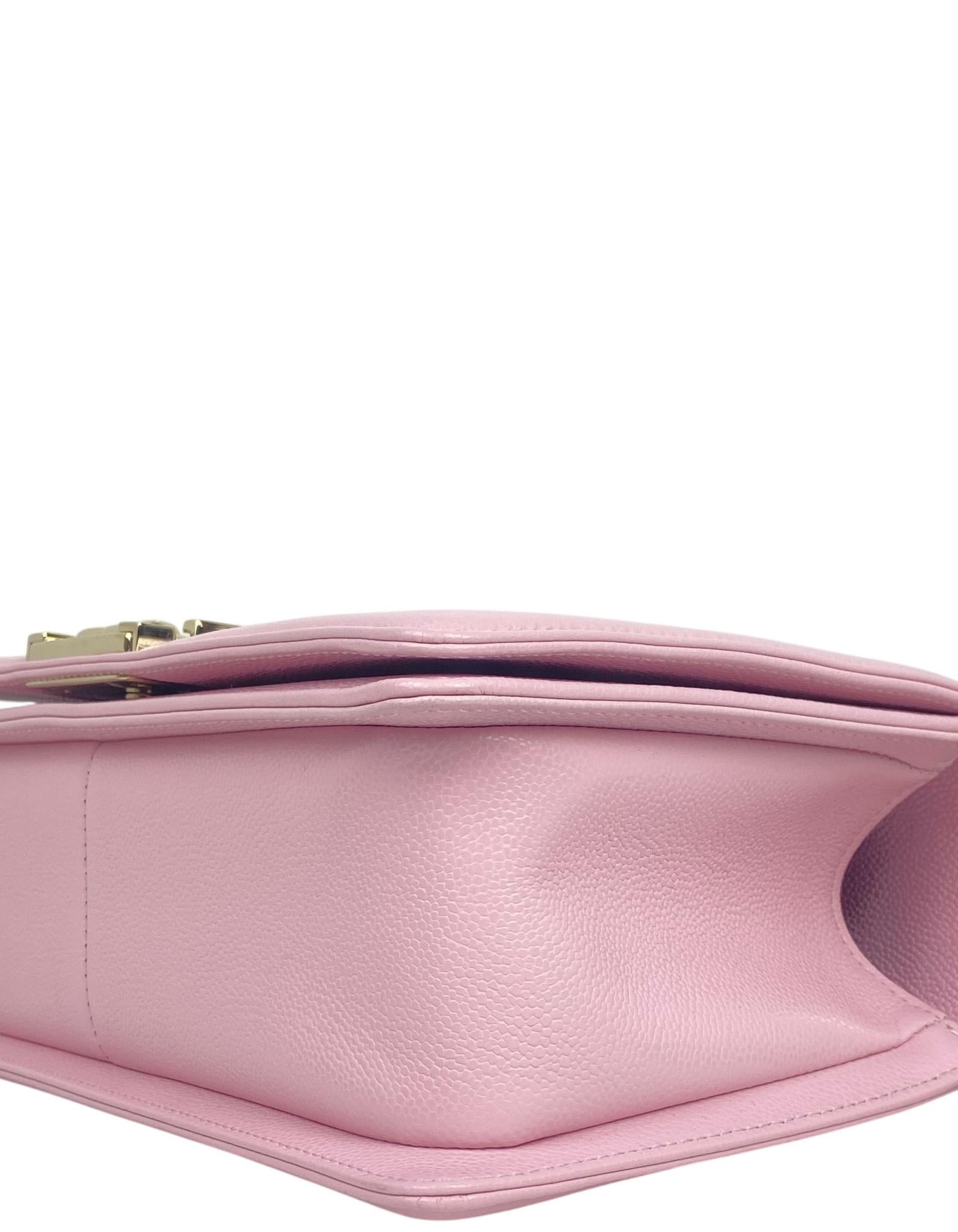 Chanel NWT 2025 Rosa Caviale Pelle Trapuntata Media Borsa Ragazzo con HW Pallido Oro in vendita 1