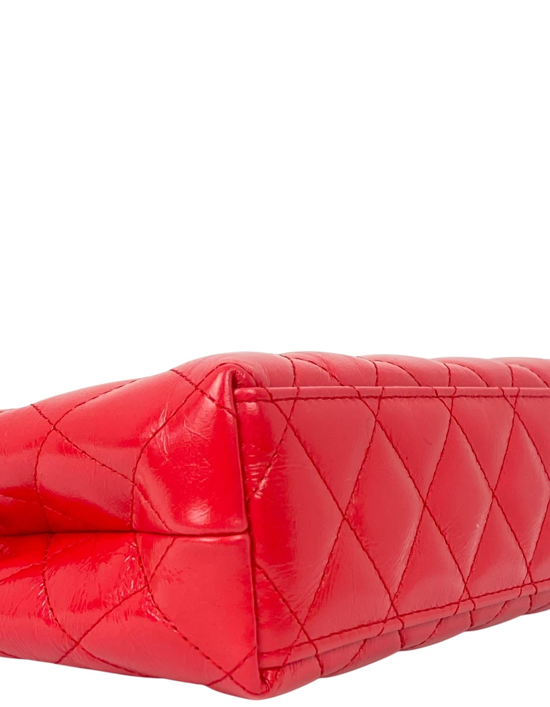 Chanel 2025C Bolso Crossbody Nano Kelly acolchado de piel de becerro rojo oscuro 1