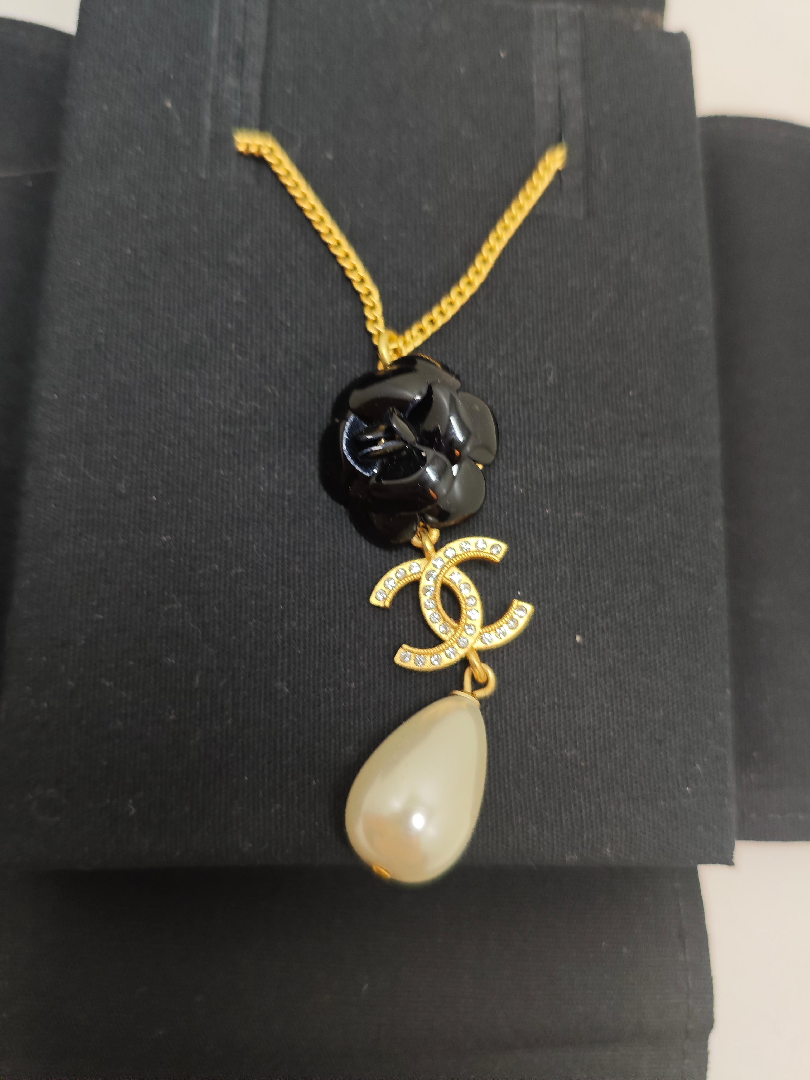 Chanel 20A Drop Pearl Black Camellia Flower Necklace In Excellent Condition In PUTNEY, NSW
