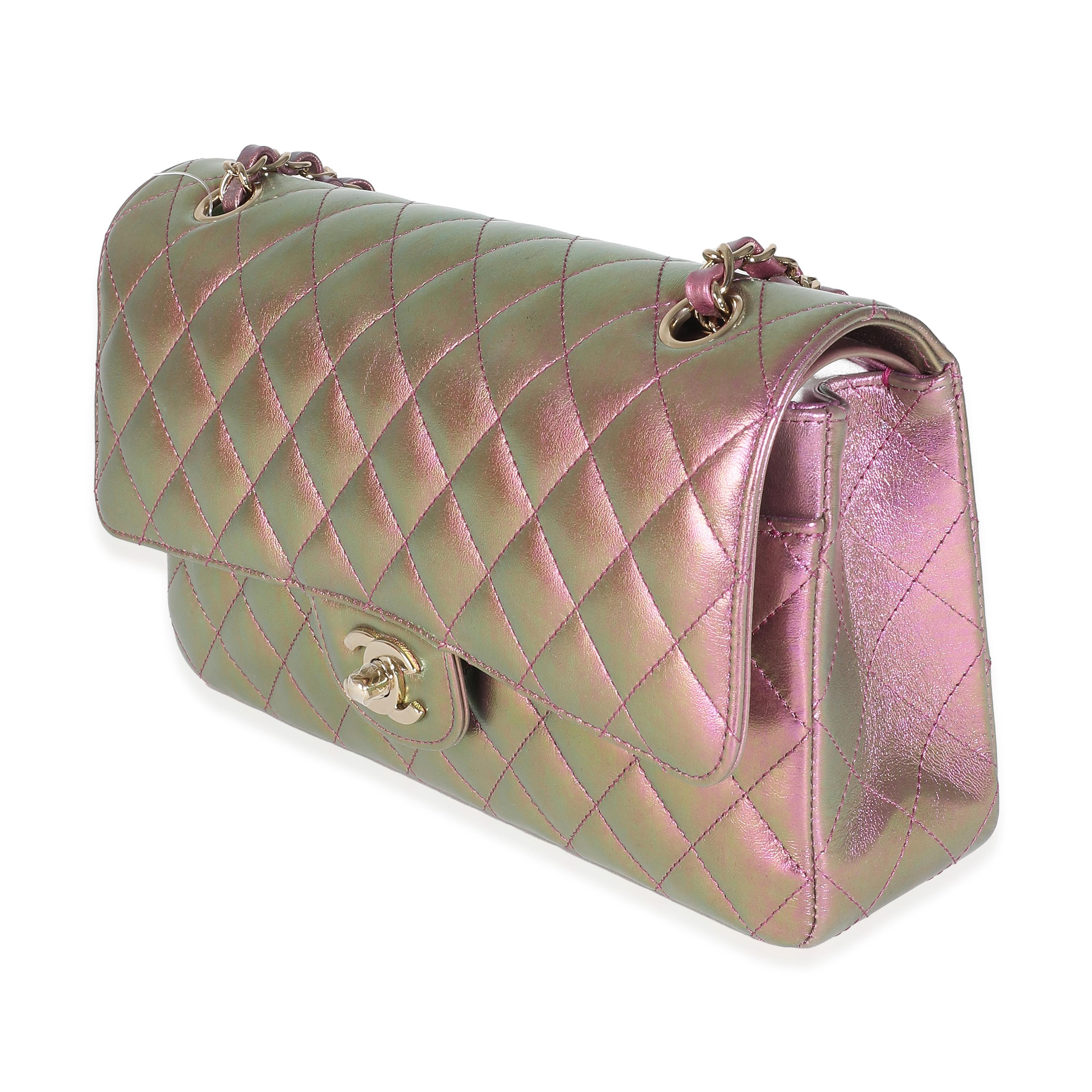 Chanel 20B Purple Quilted Iridescent Lambskin Medium Classic Double Flap Bag In Excellent Condition For Sale In New York, NY