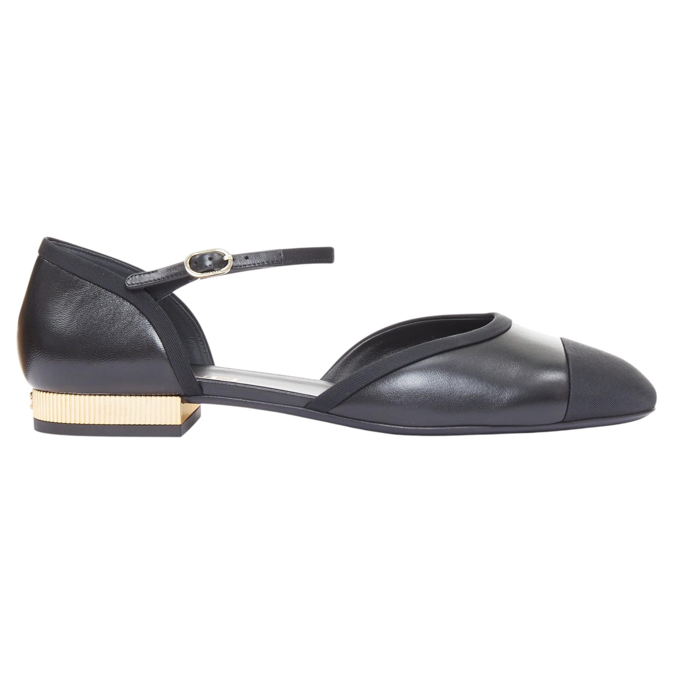 Chanel 20C : ballerines Mary Jane en cuir noir à bout en gros-grain et talon CC doré, taille 40 (EU)