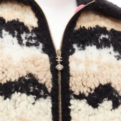 CHANEL 20N Coco Neige CC pearl zip cream wool cashmere cropped bomber FR34 XS