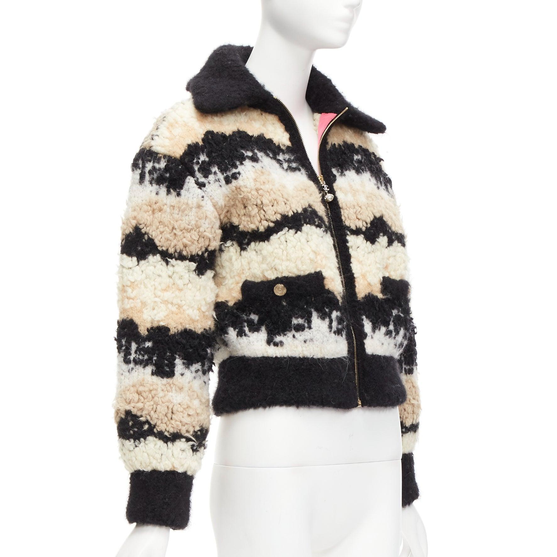 CHANEL 20N Coco Neige CC pearl zip cream wool cashmere cropped bomber FR34 XS In Excellent Condition For Sale In Hong Kong, NT