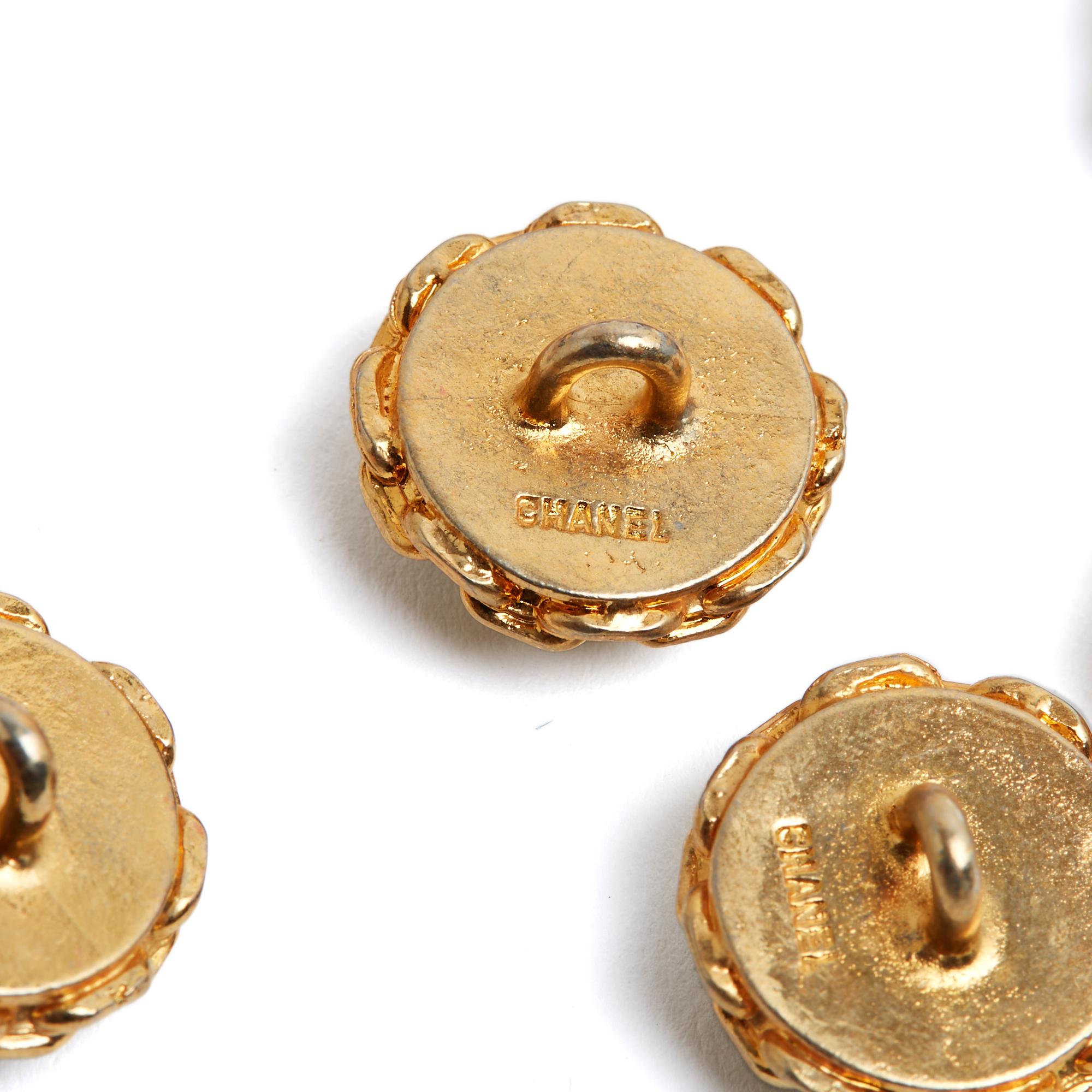 Chanel 21 Boutons 19 mm  doré noir 1980s golden metal black glass 19 mm buttons In Excellent Condition For Sale In PARIS, FR